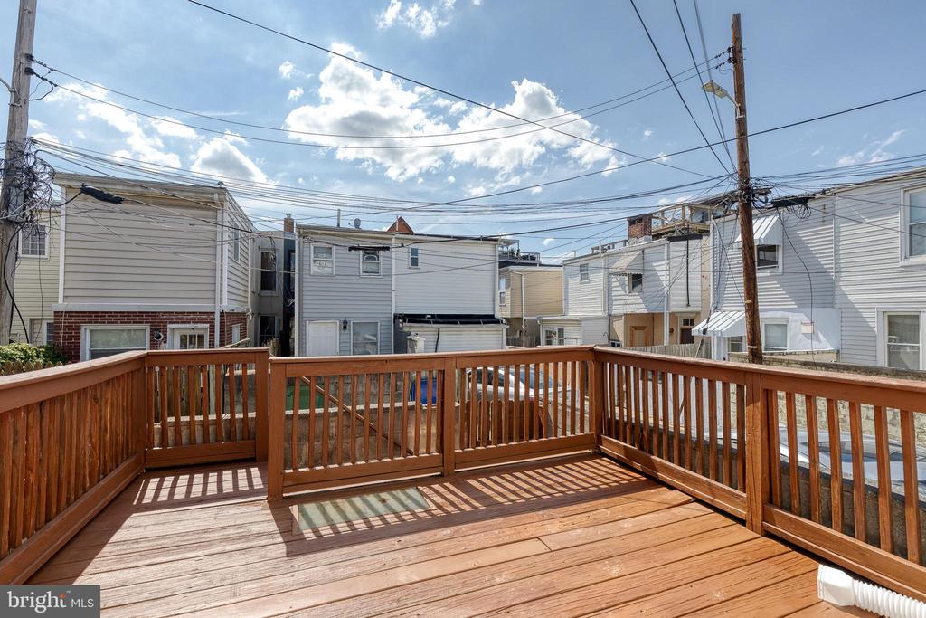 1304 MARSHALL STREET