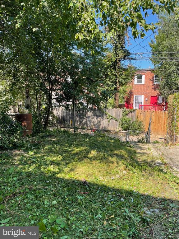 3834 8TH STREET
