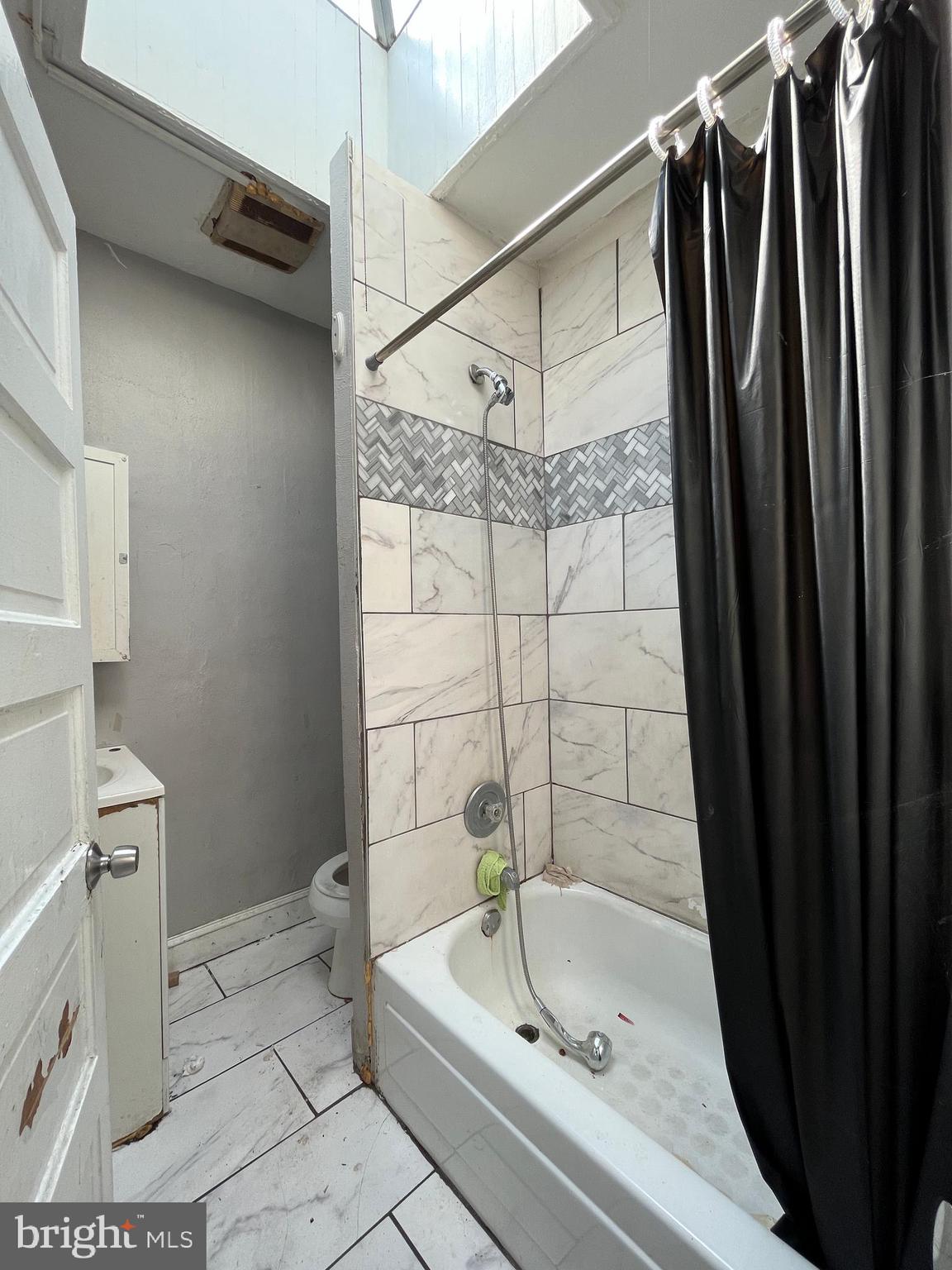 502 N ROBINSON STREET