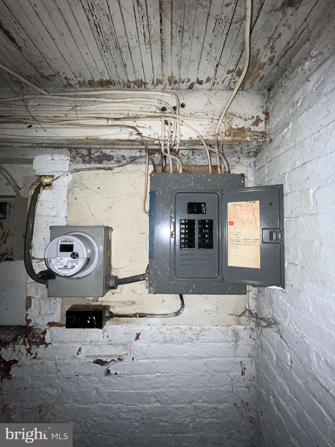 502 N ROBINSON STREET