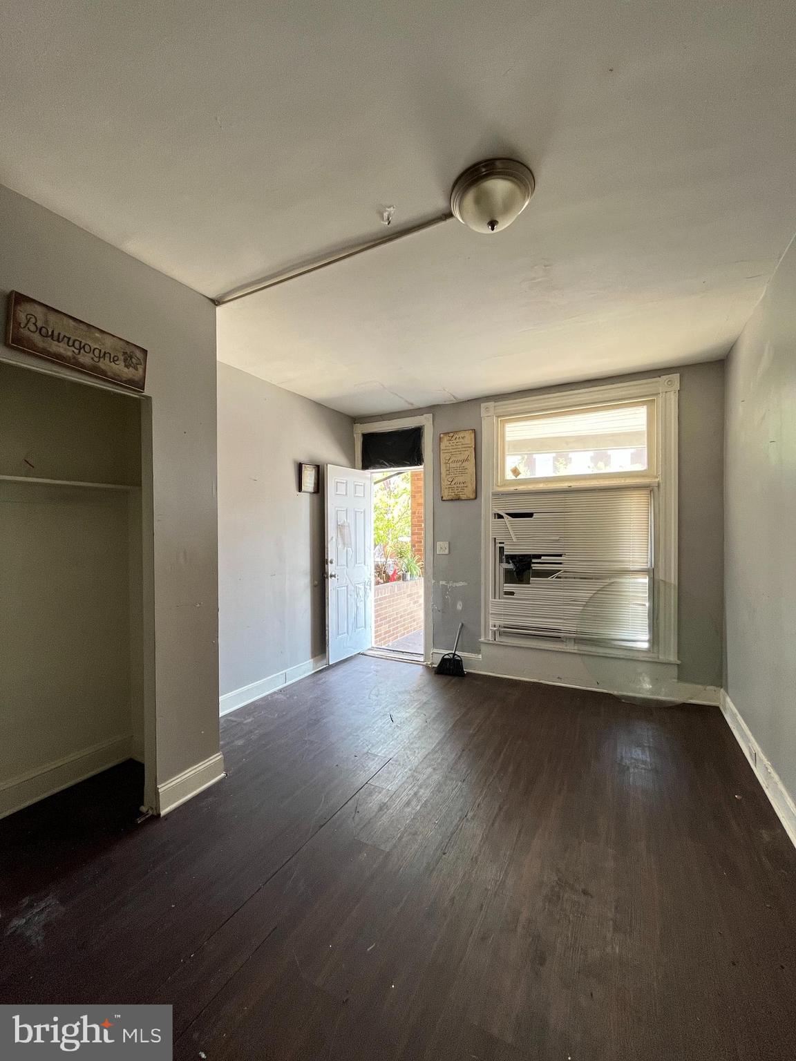 502 N ROBINSON STREET