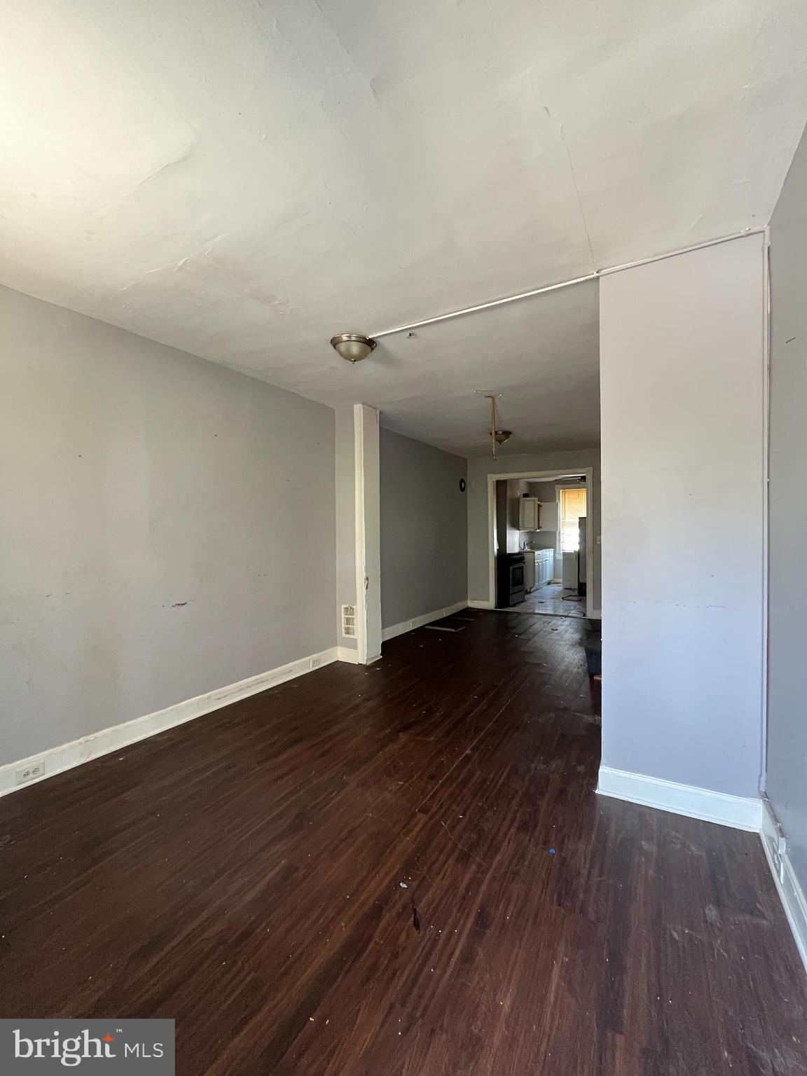 502 N ROBINSON STREET