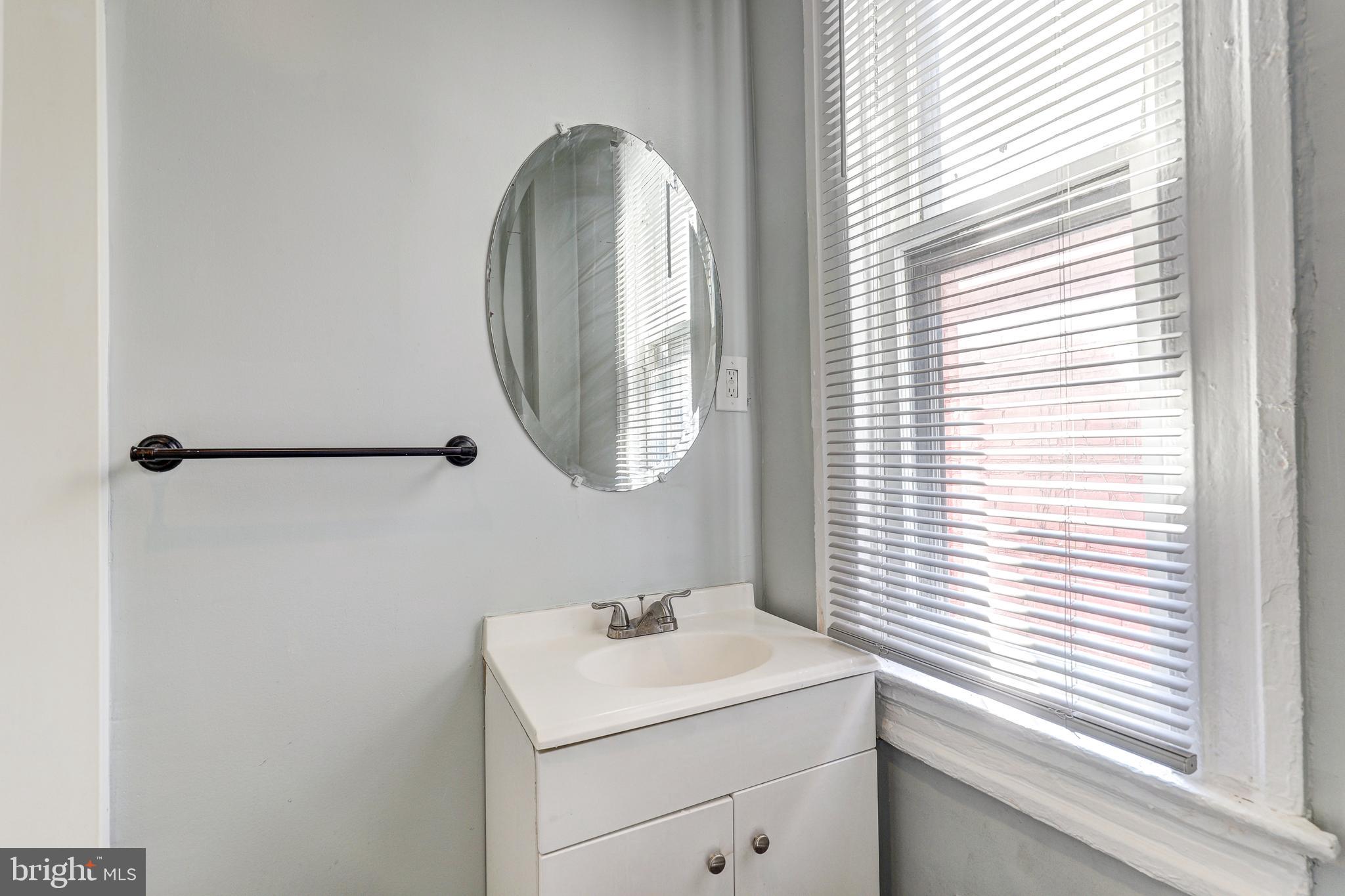 1805 N MONROE STREET N