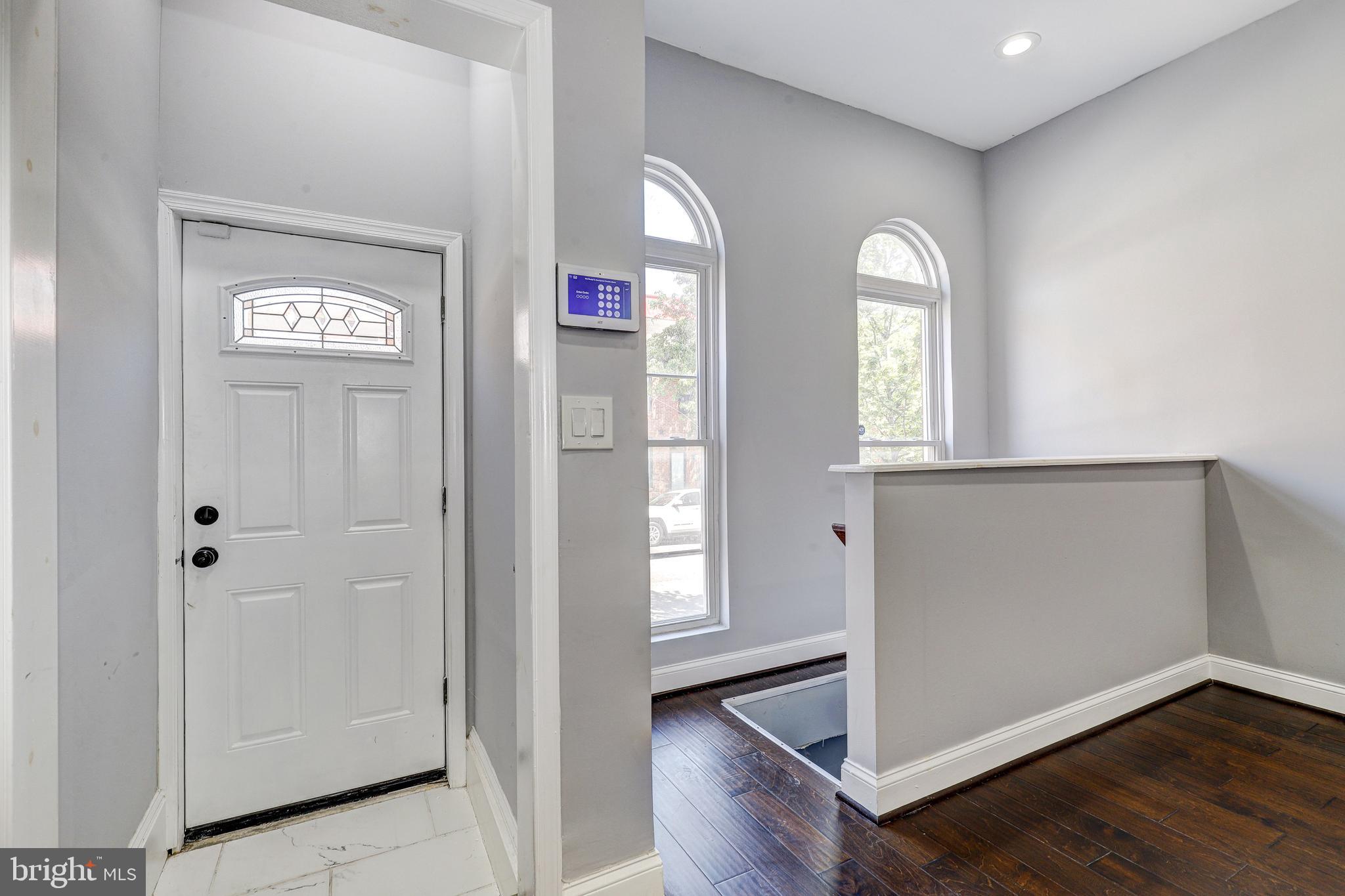 2107 E MADISON STREET