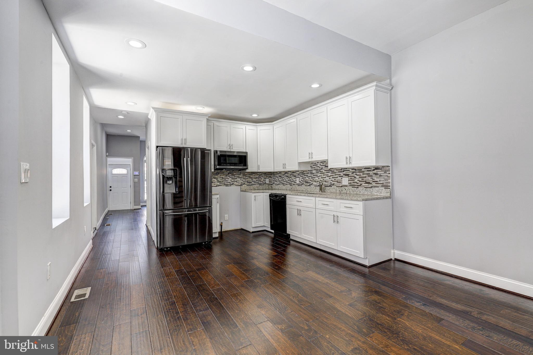 2107 E MADISON STREET