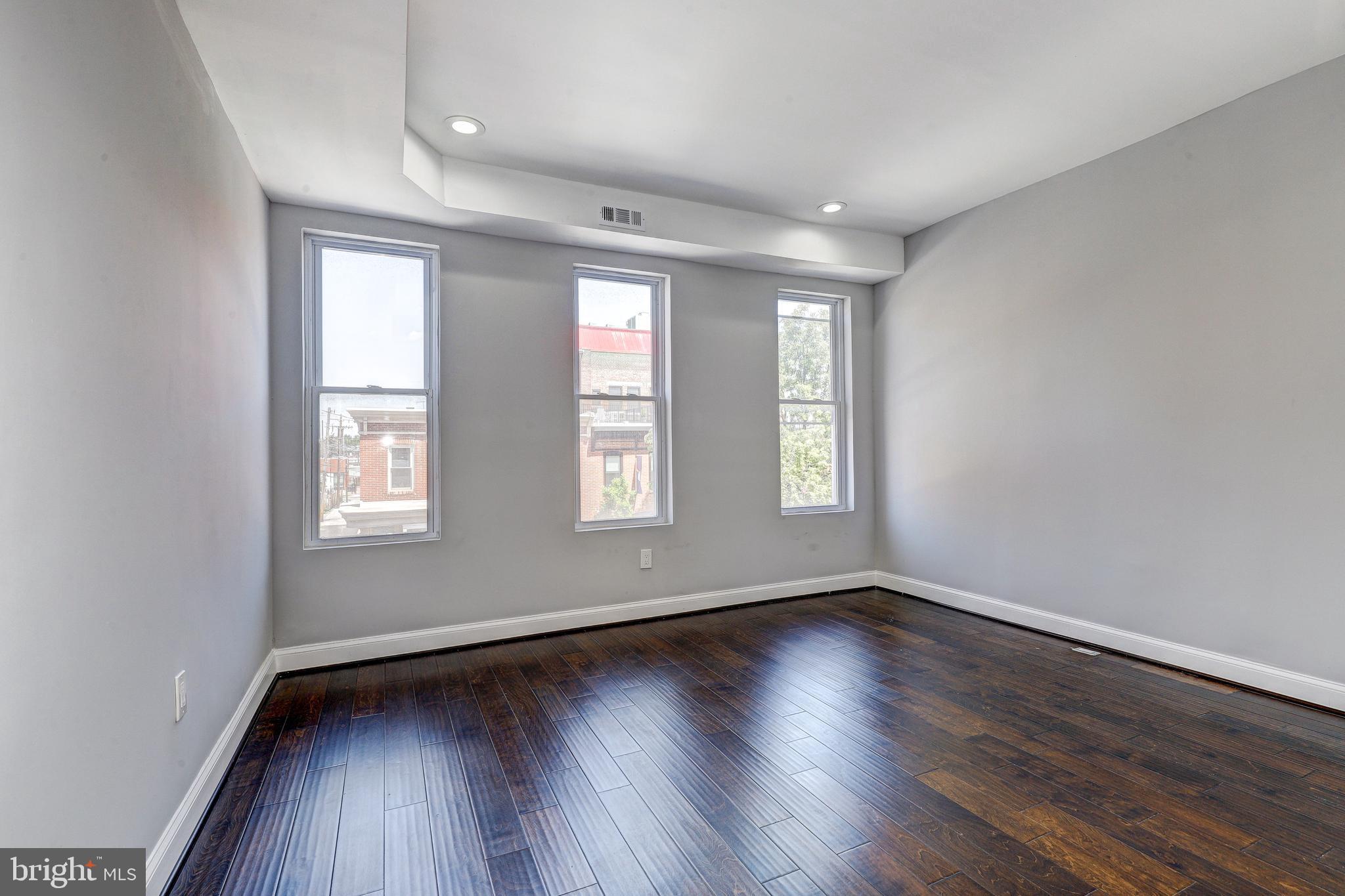 2107 E MADISON STREET