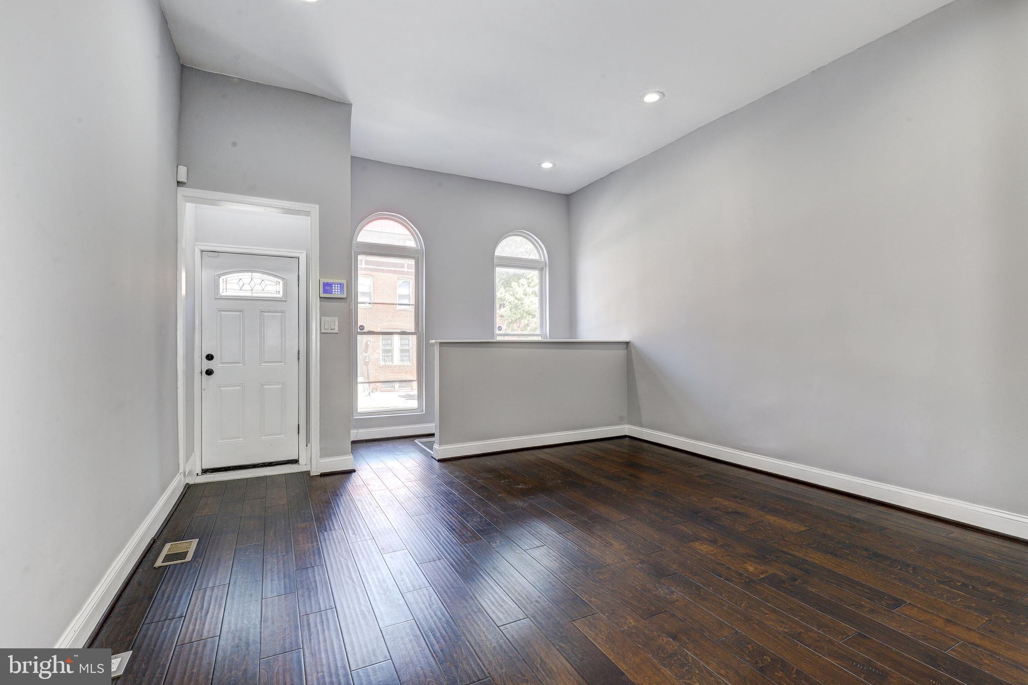 2107 E MADISON STREET