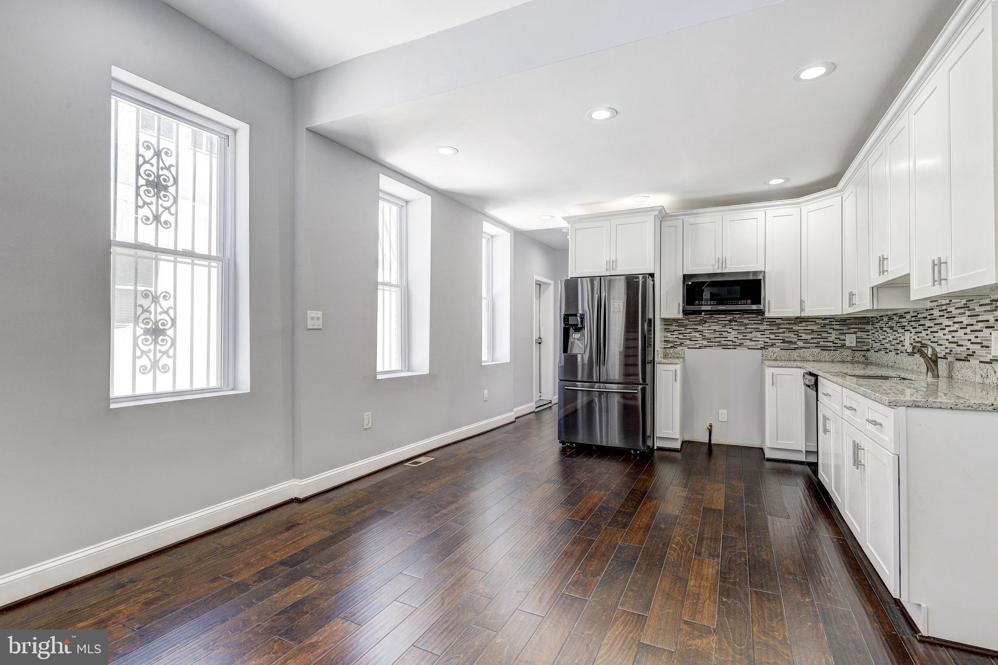 2107 E MADISON STREET