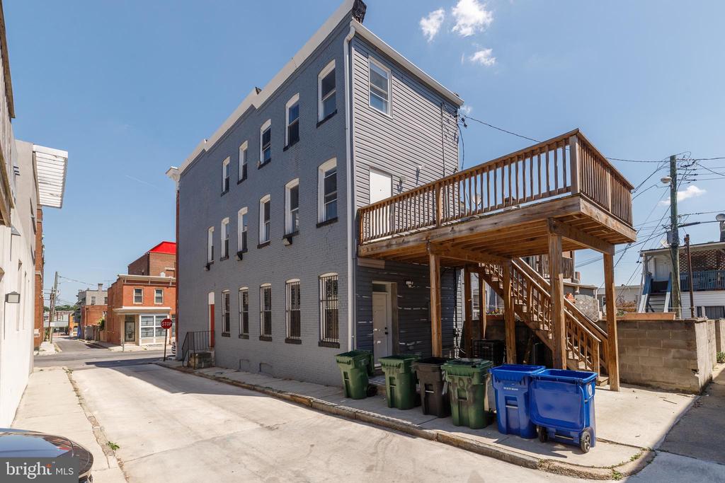 2107 E MADISON STREET