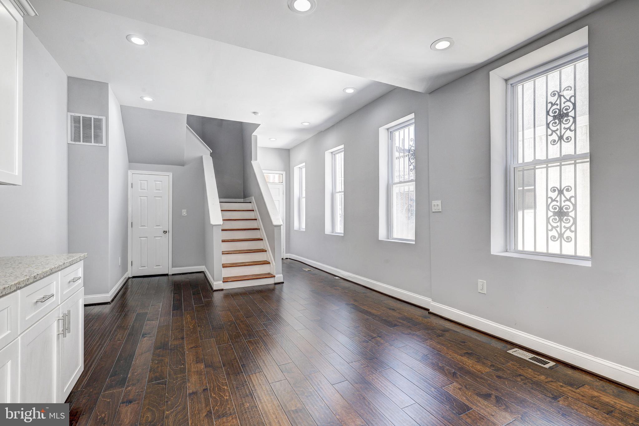 2107 E MADISON STREET