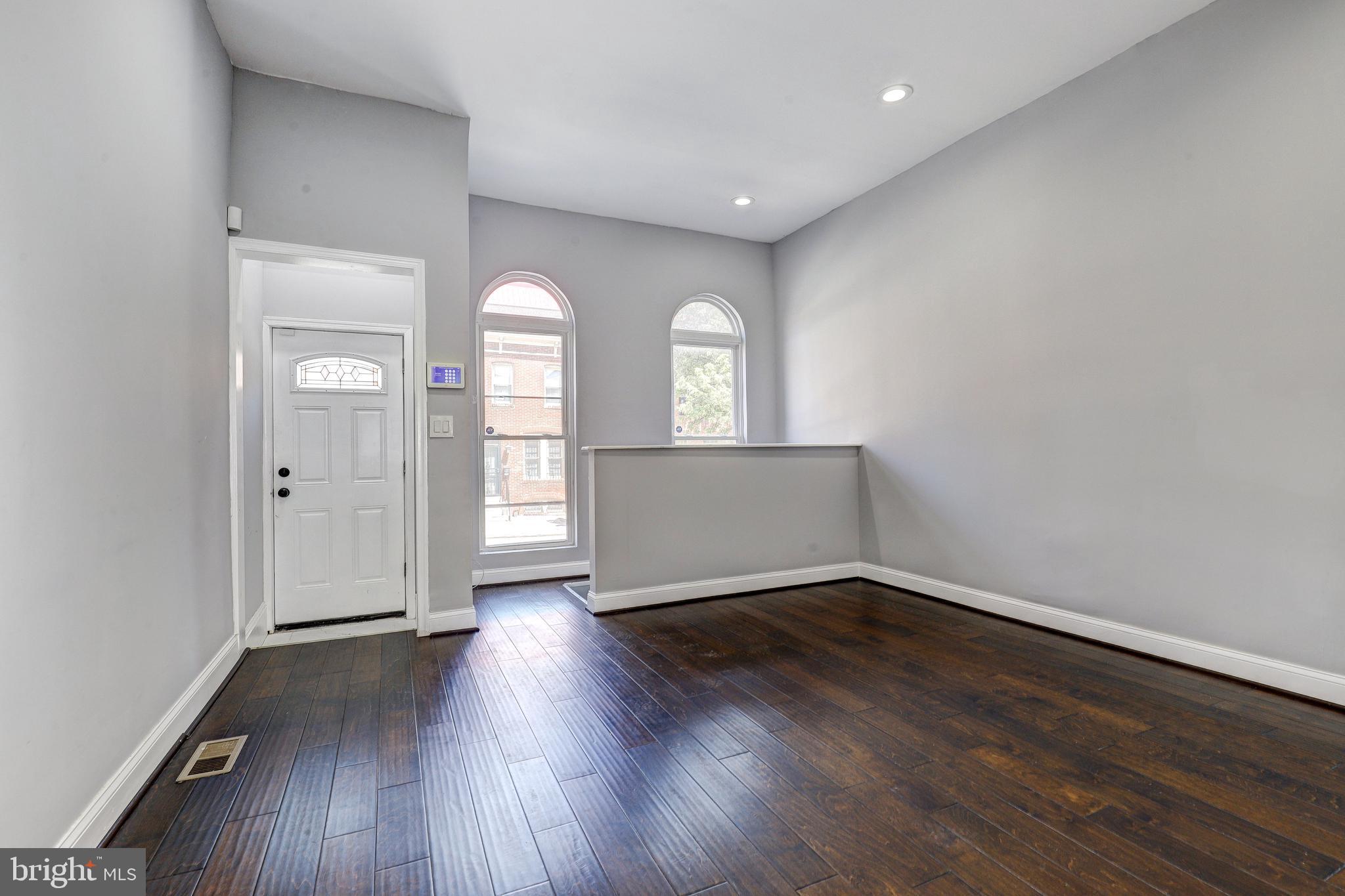 2107 E MADISON STREET