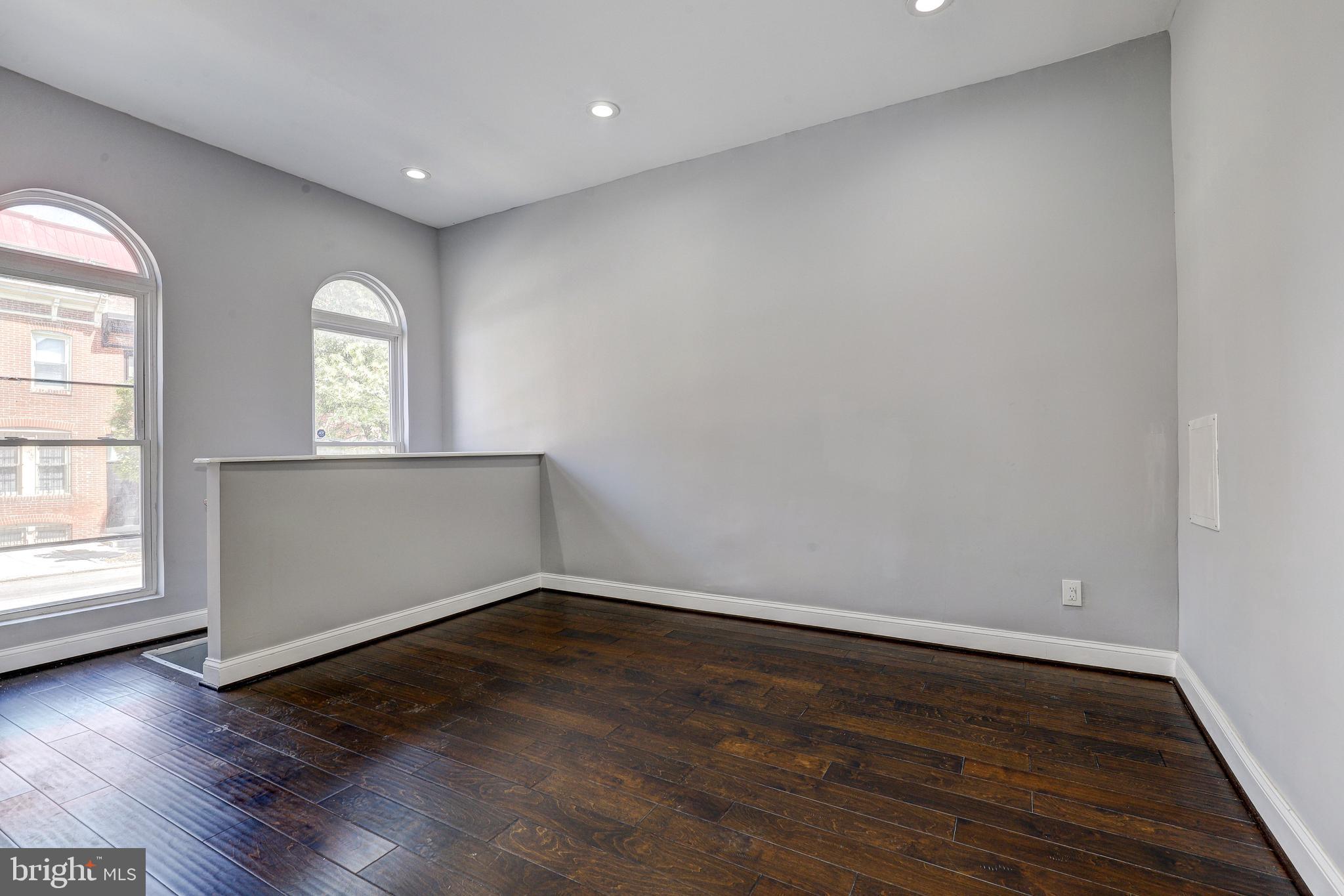 2107 E MADISON STREET