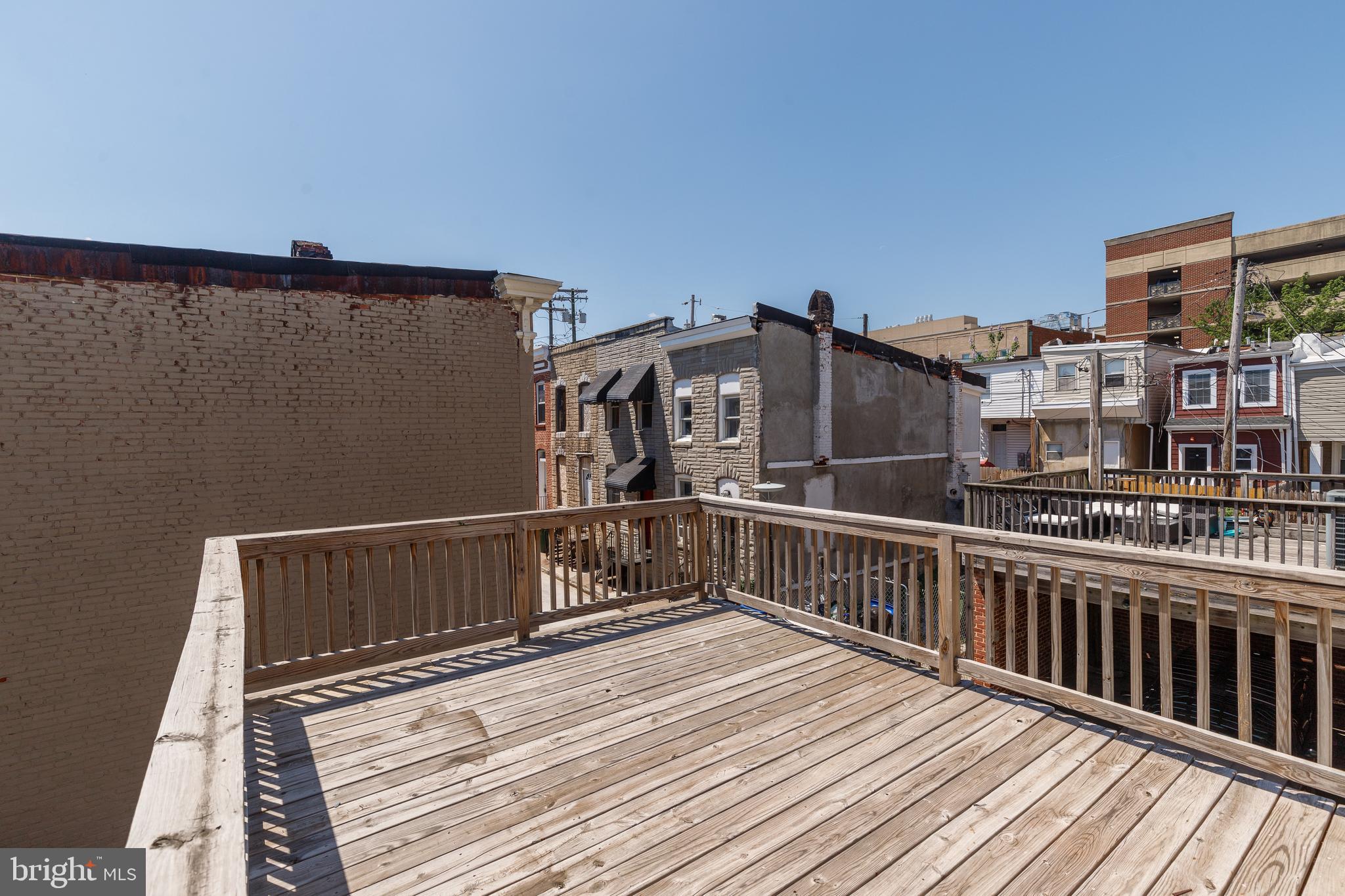 2107 E MADISON STREET