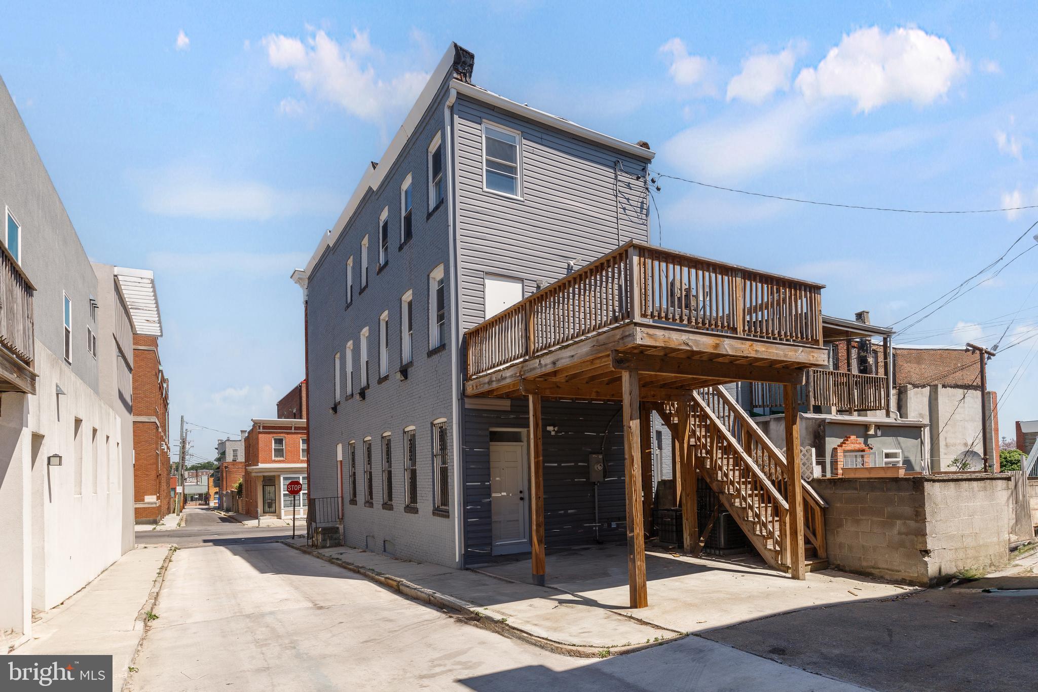 2107 E MADISON STREET