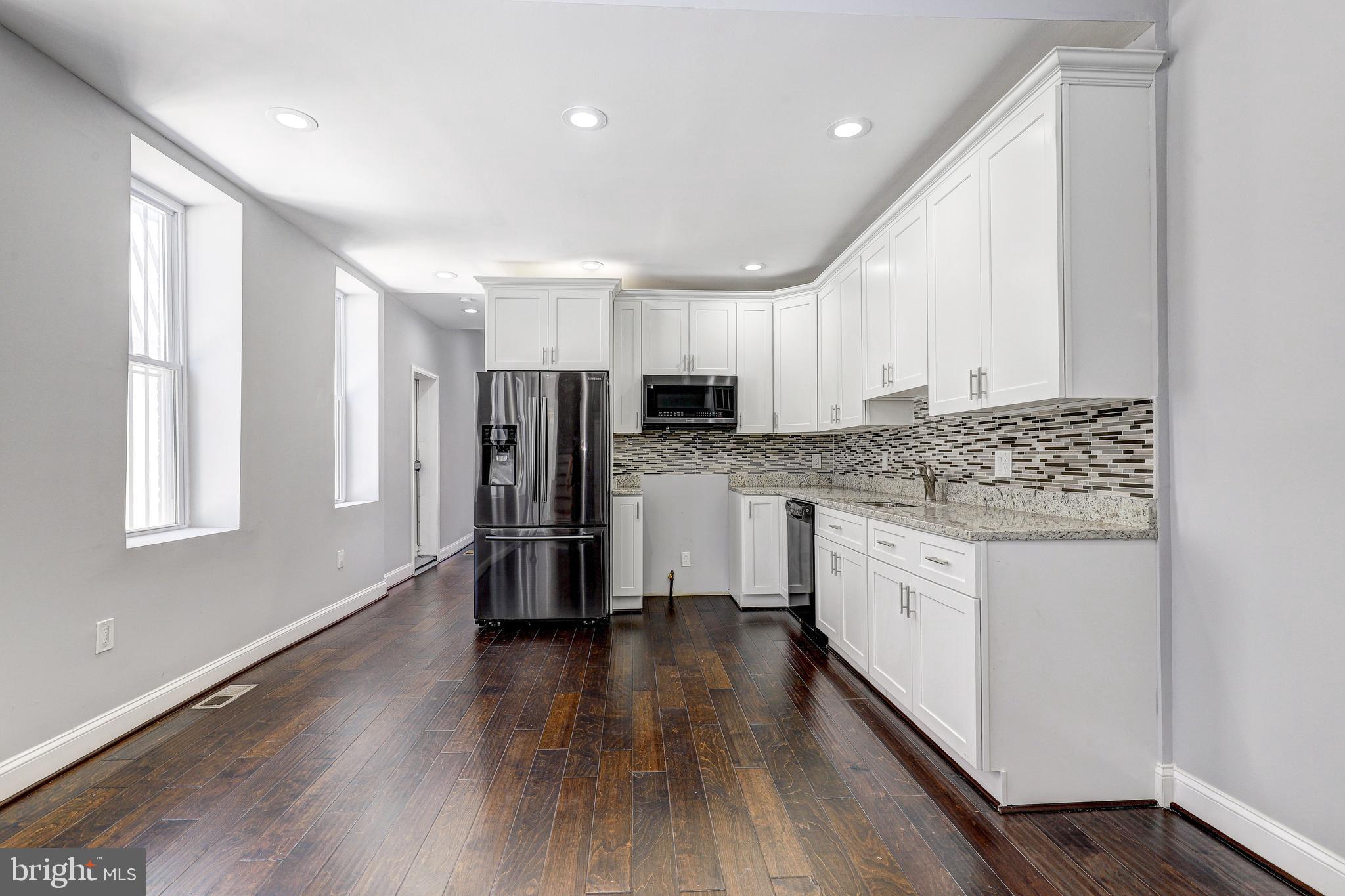 2107 E MADISON STREET