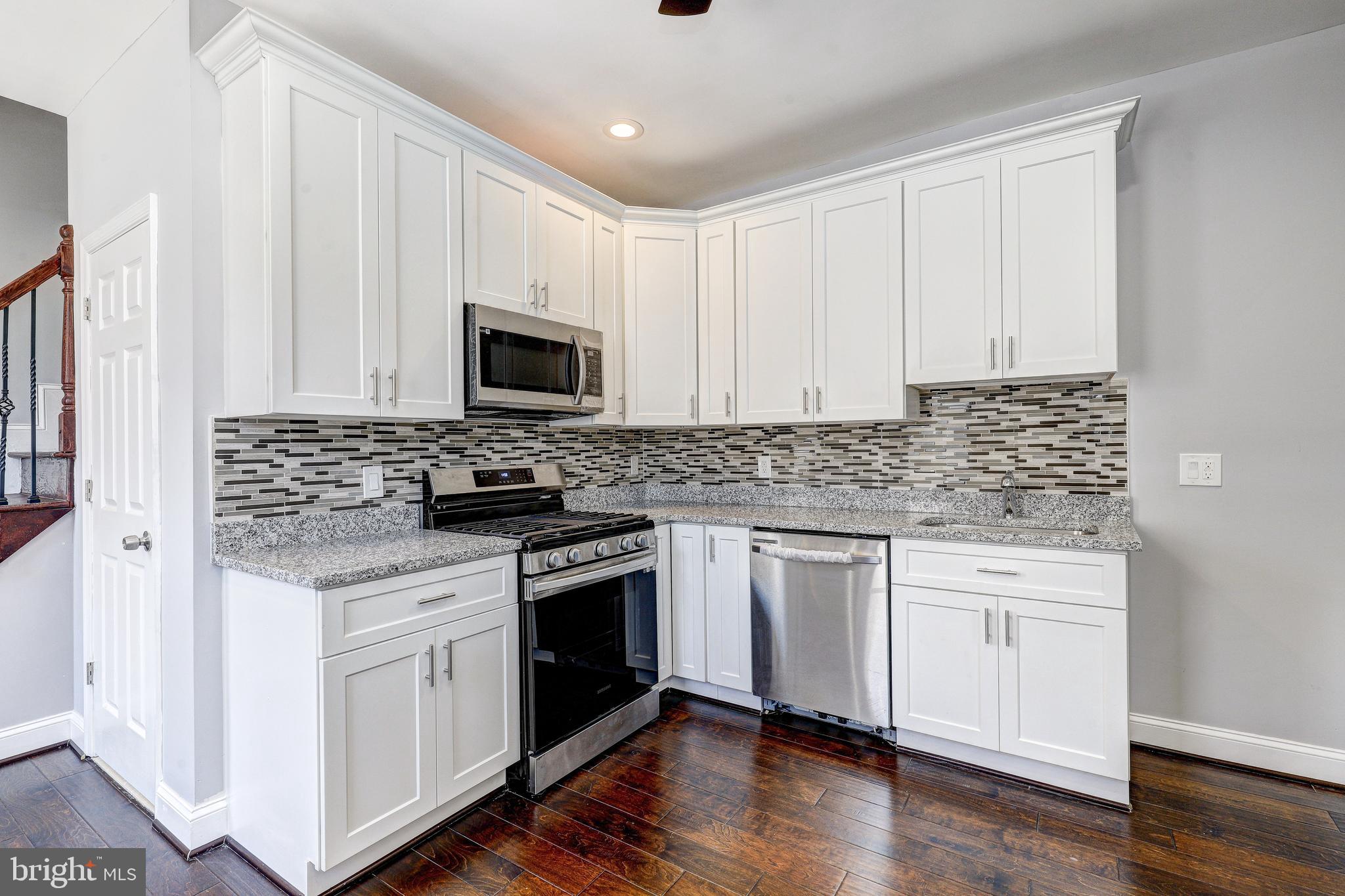 2107 E MADISON STREET