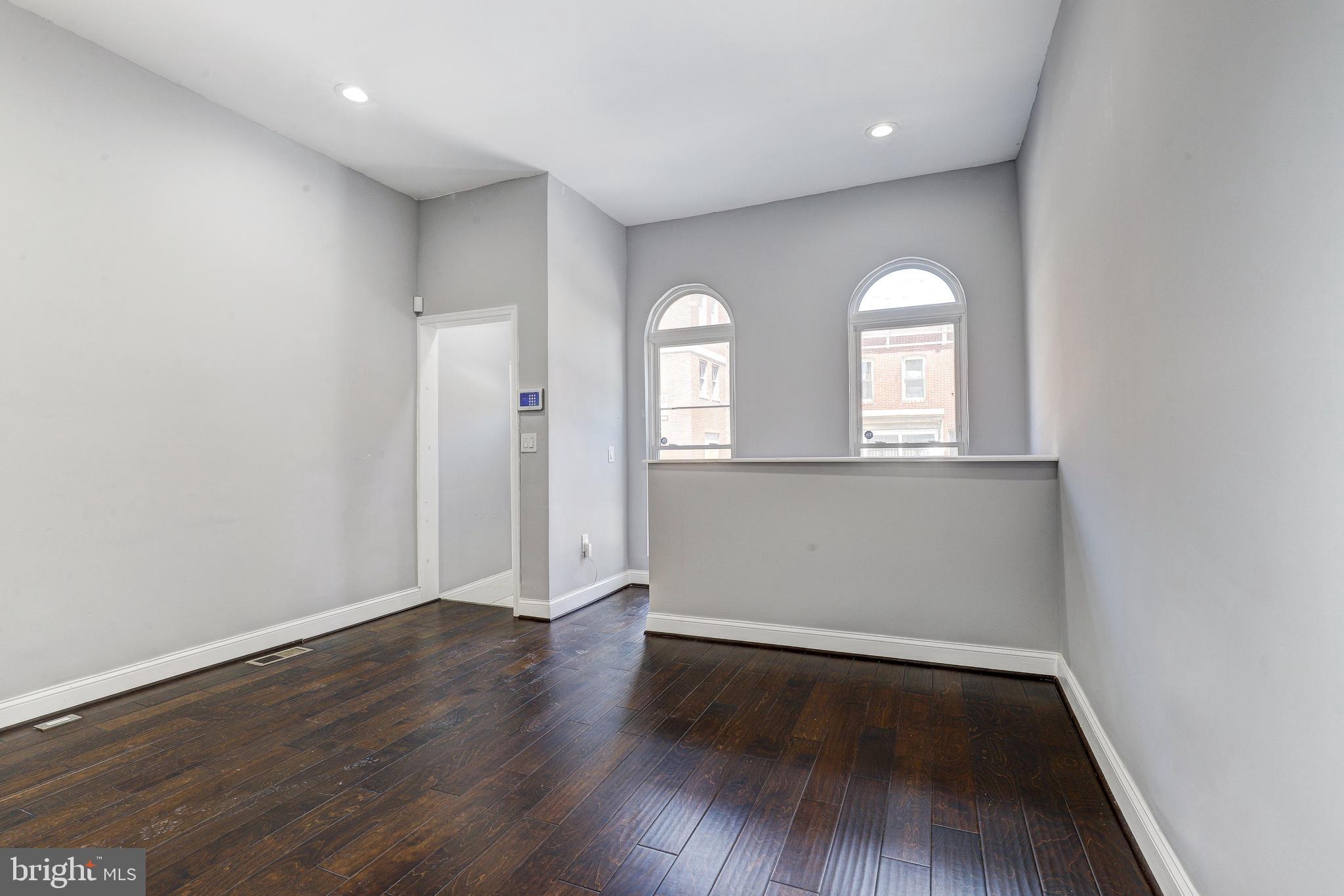 2107 E MADISON STREET