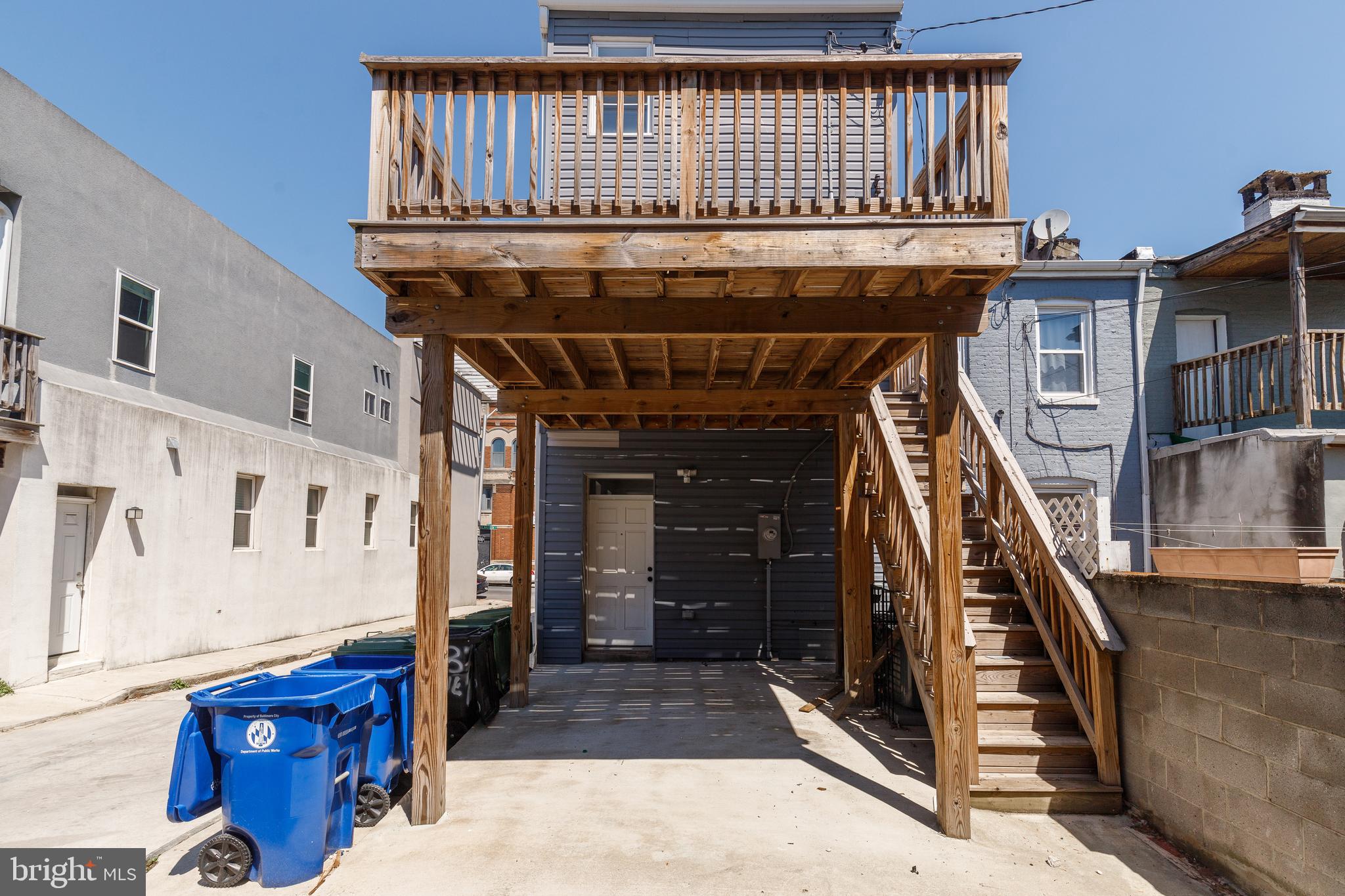 2107 E MADISON STREET