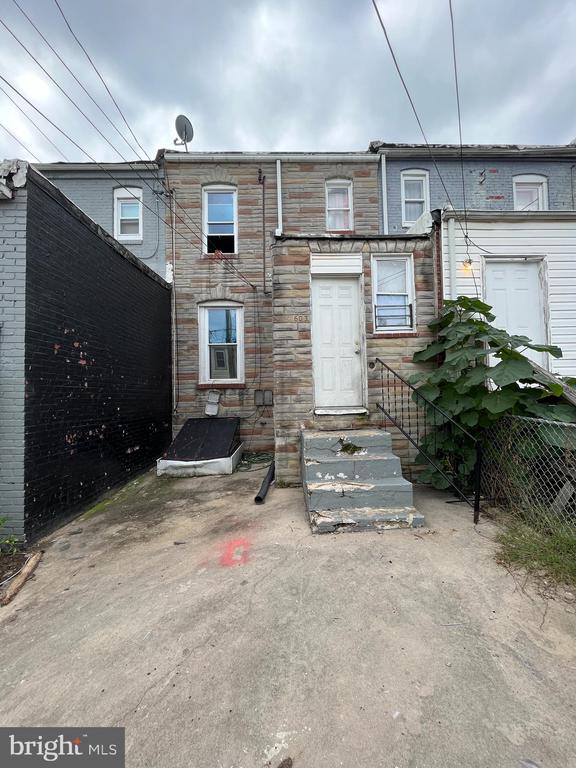 603 N EAST AVENUE