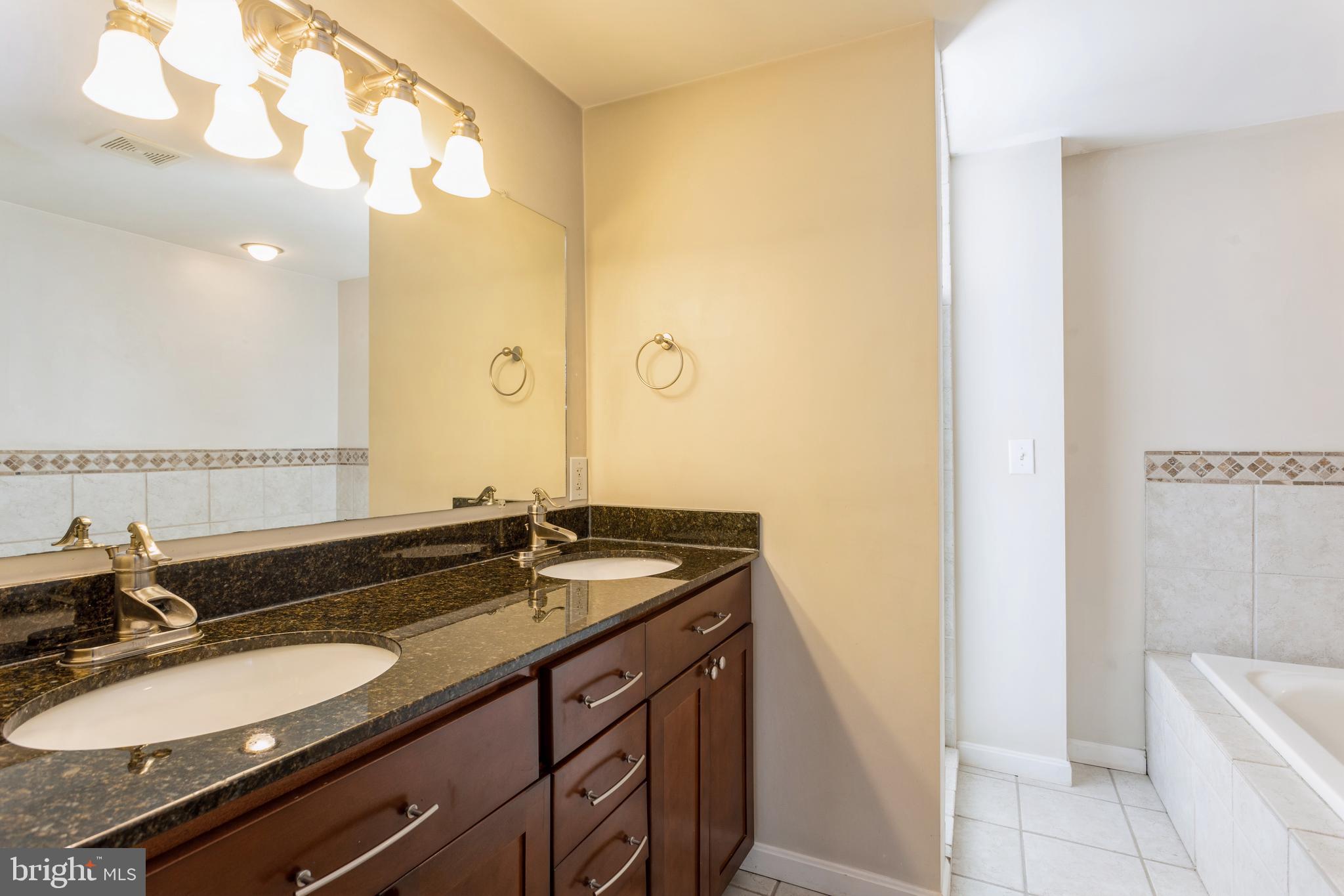 621 S LUZERNE AVENUE