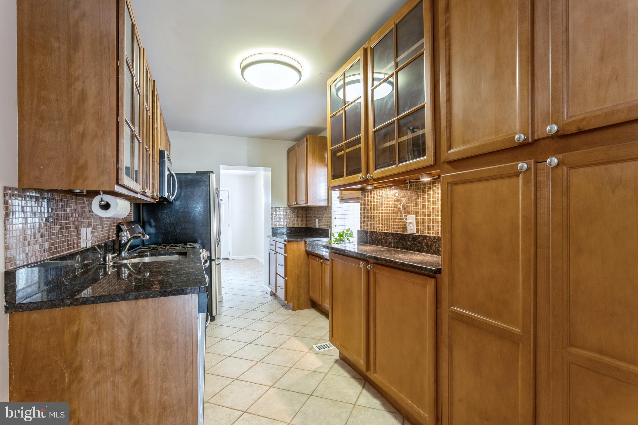 621 S LUZERNE AVENUE