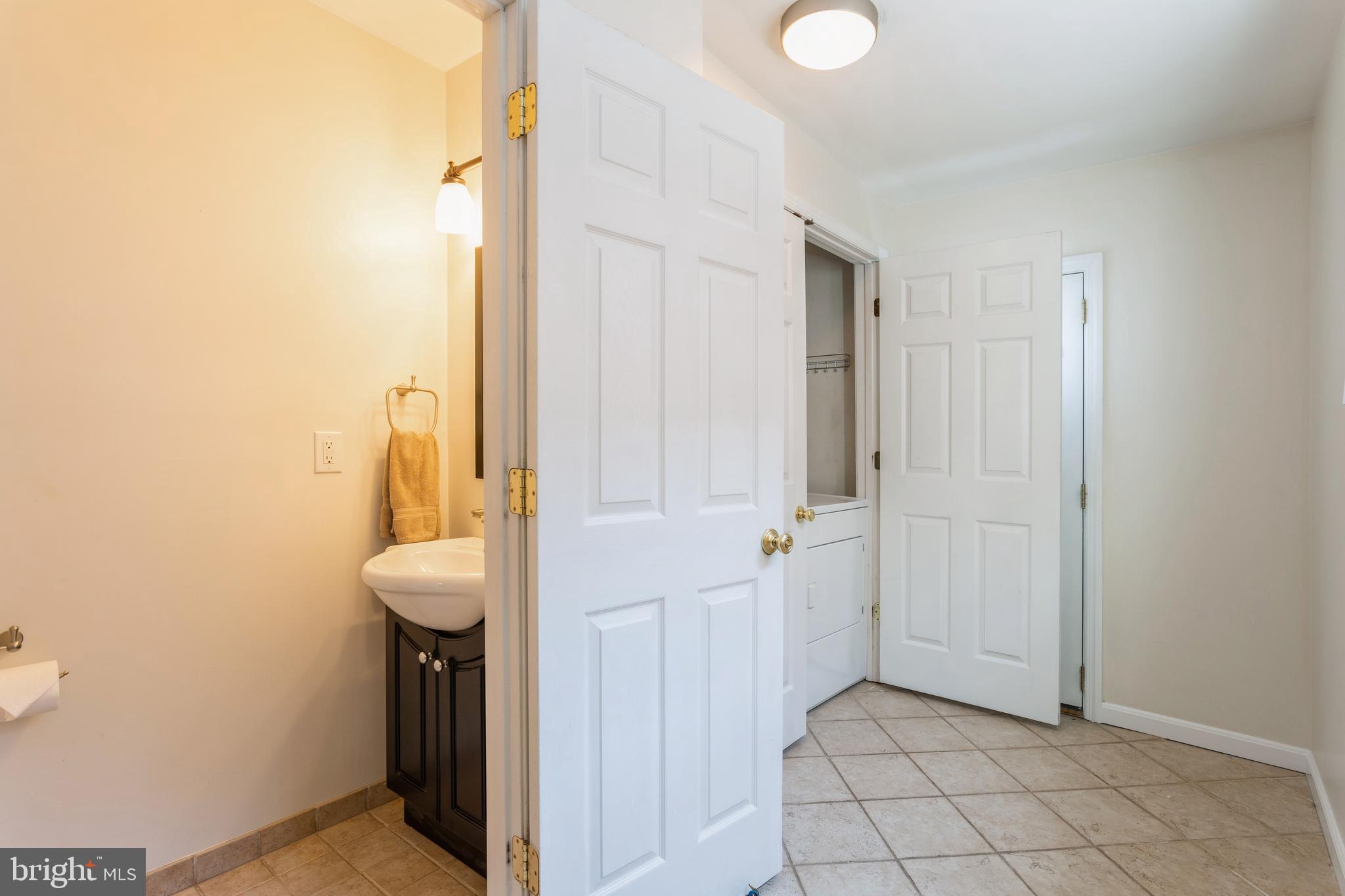 621 S LUZERNE AVENUE