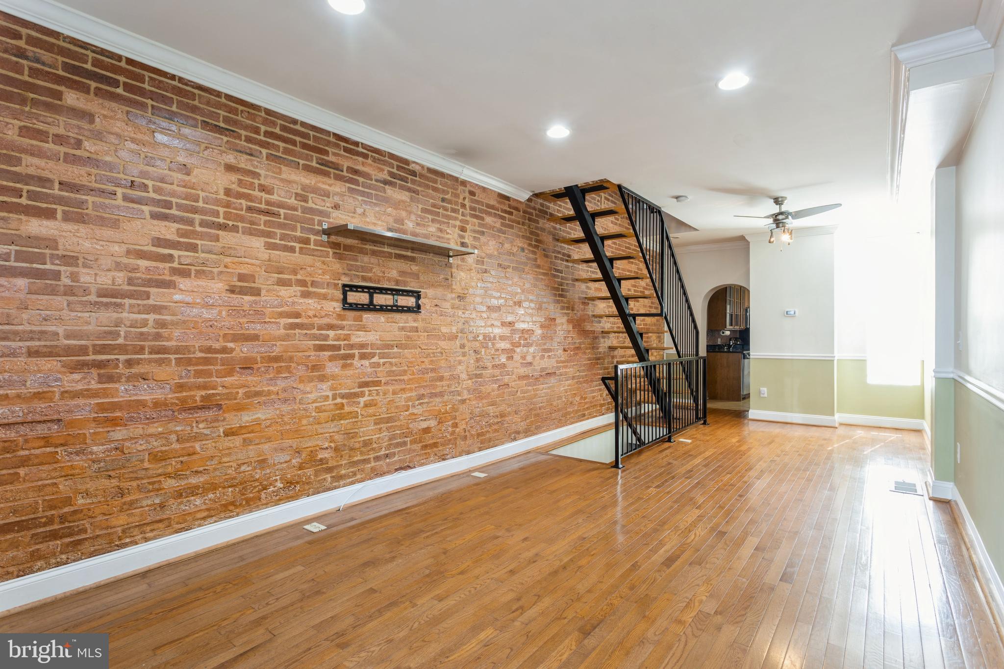 621 S LUZERNE AVENUE