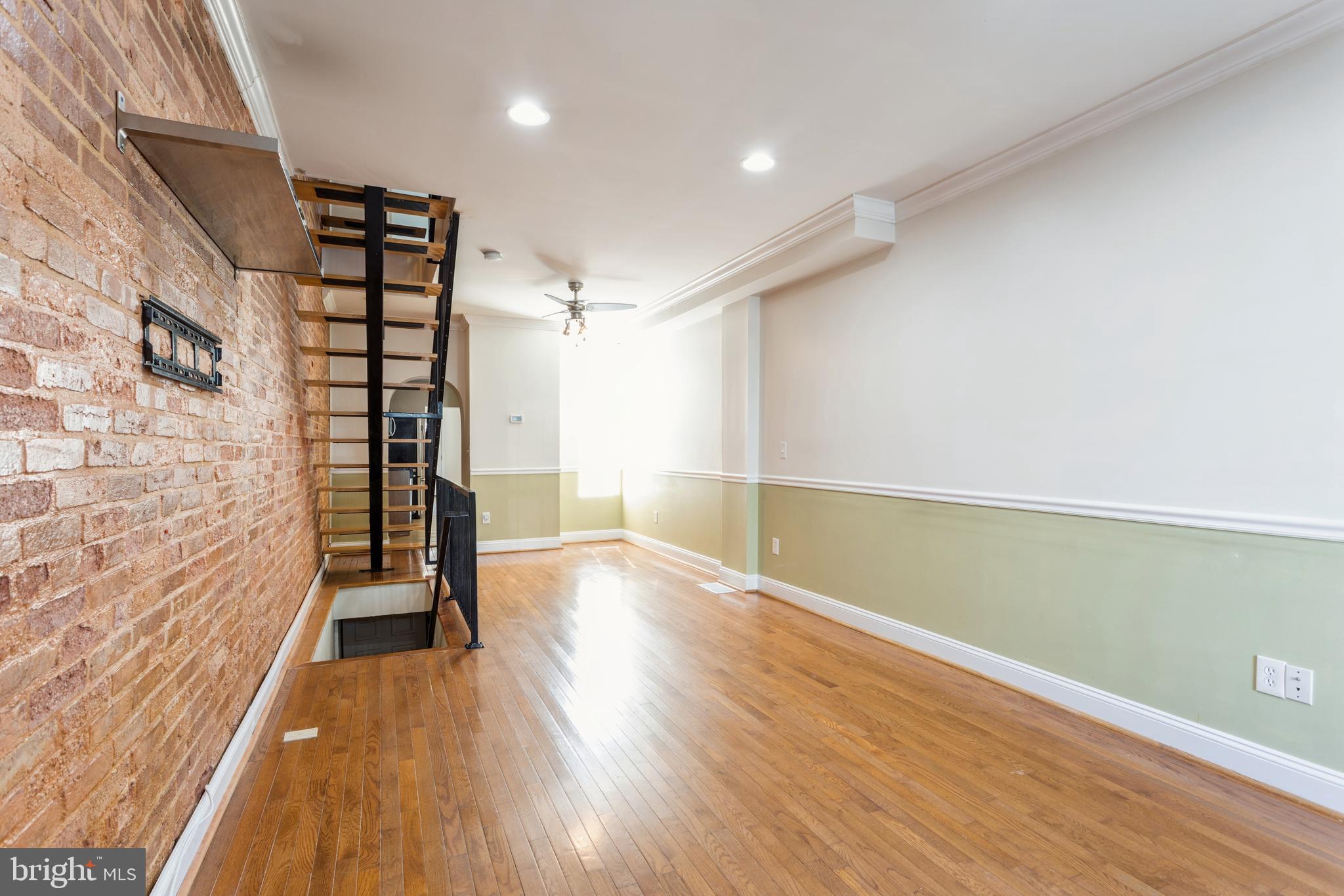 621 S LUZERNE AVENUE