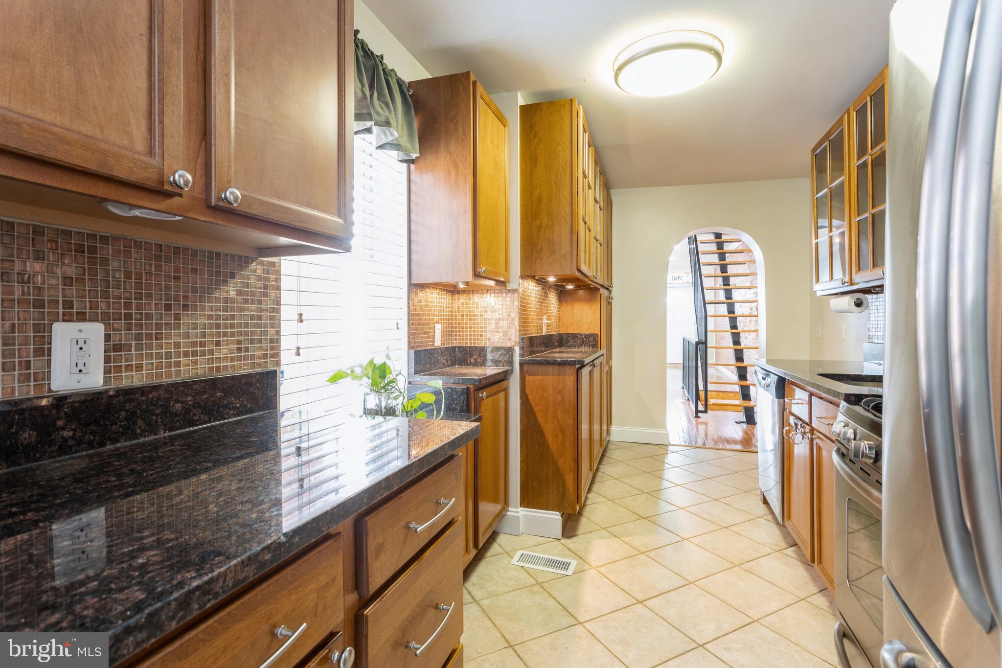 621 S LUZERNE AVENUE