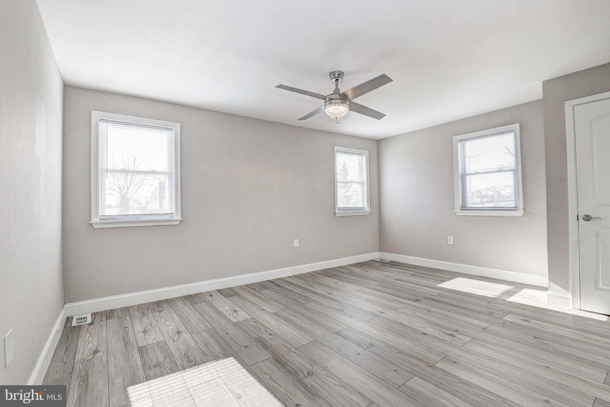 1700 WOODBOURNE AVENUE