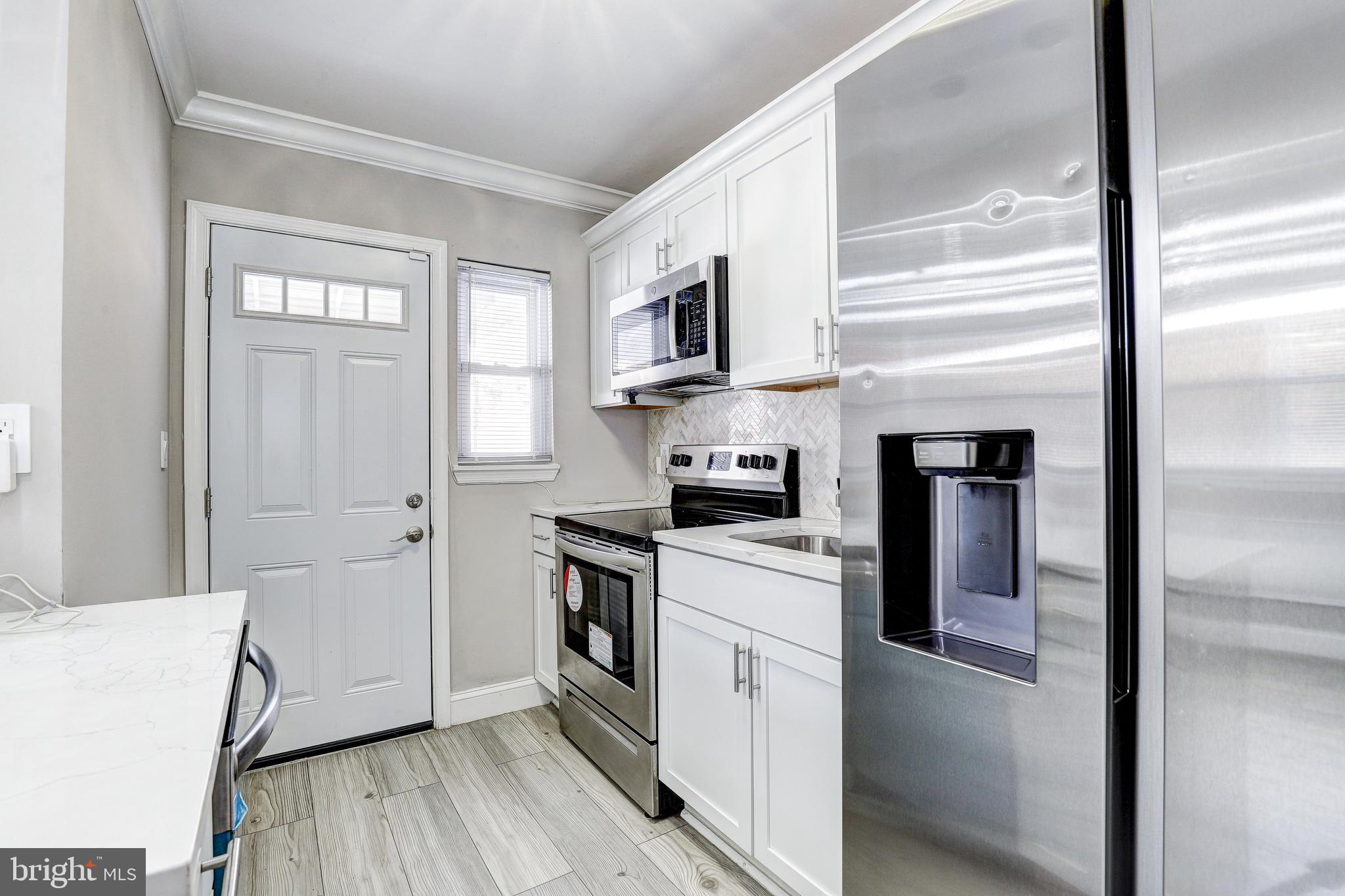 1700 WOODBOURNE AVENUE