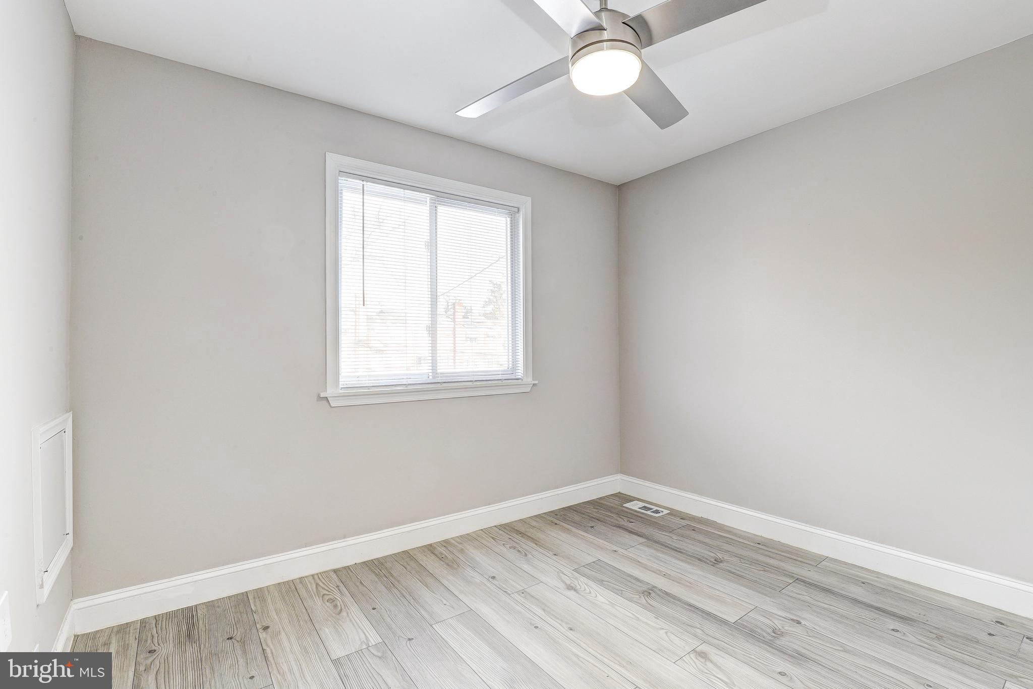 1700 WOODBOURNE AVENUE