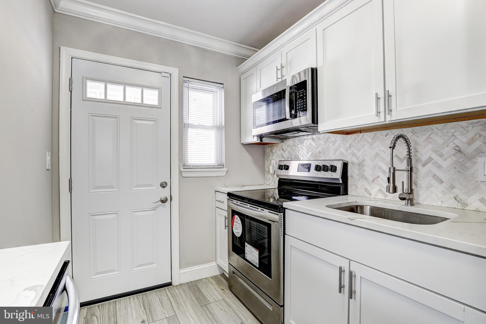 1700 WOODBOURNE AVENUE