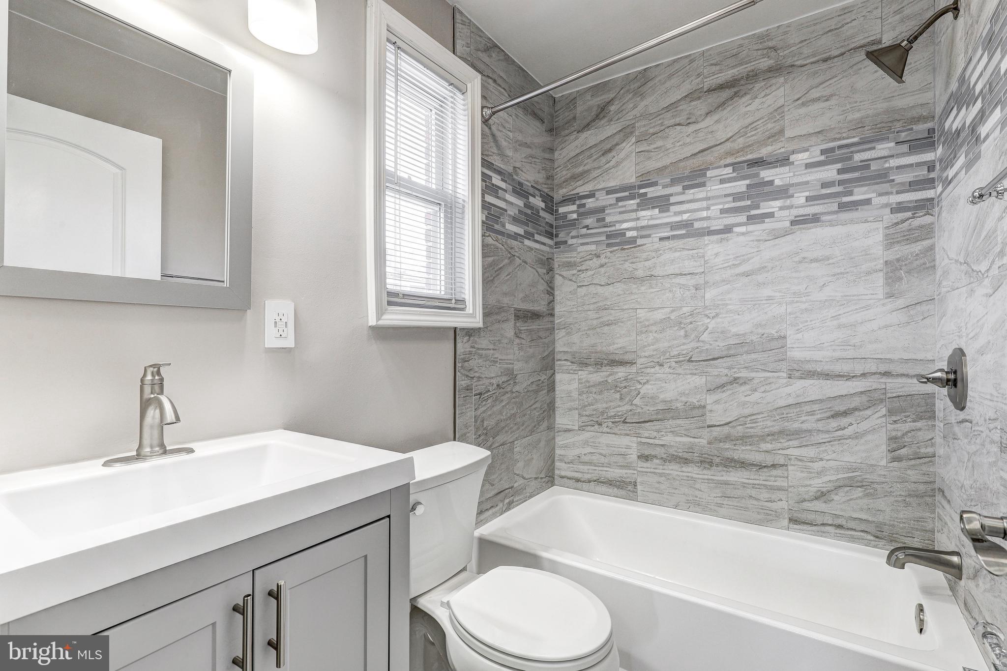 1700 WOODBOURNE AVENUE