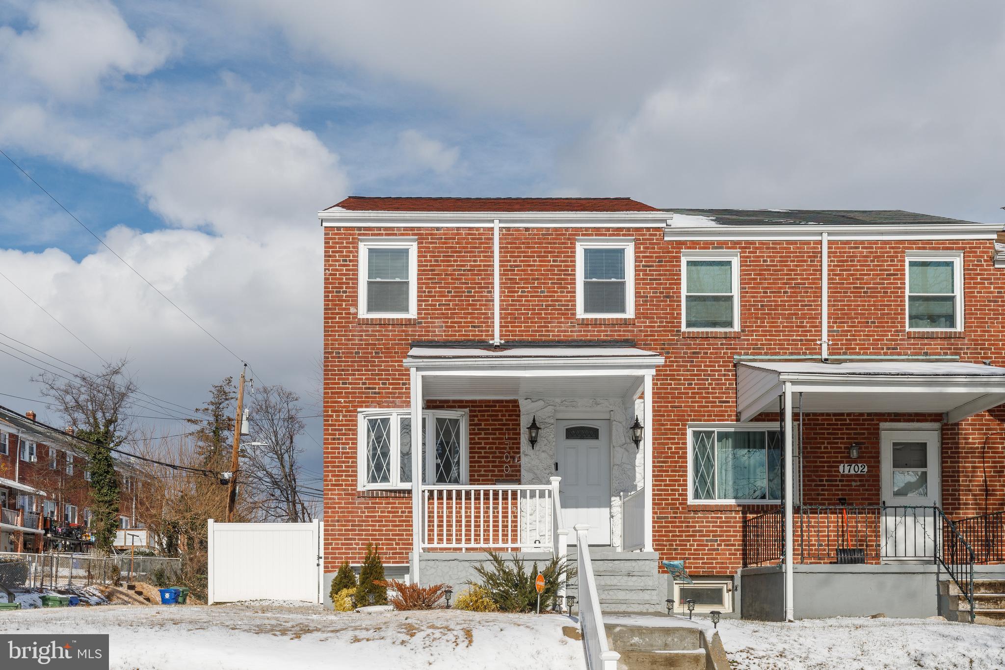 1700 WOODBOURNE AVENUE