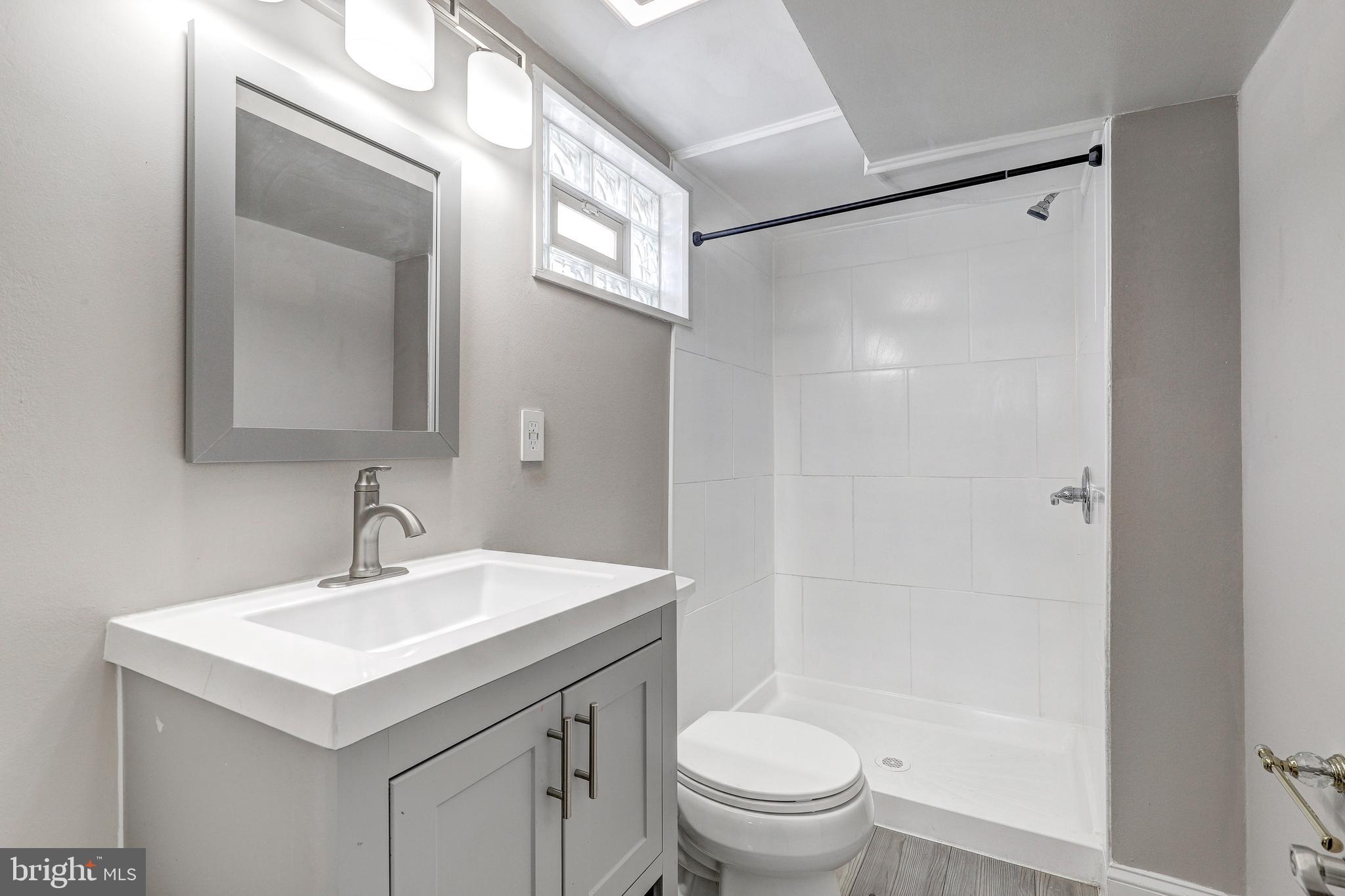 1700 WOODBOURNE AVENUE