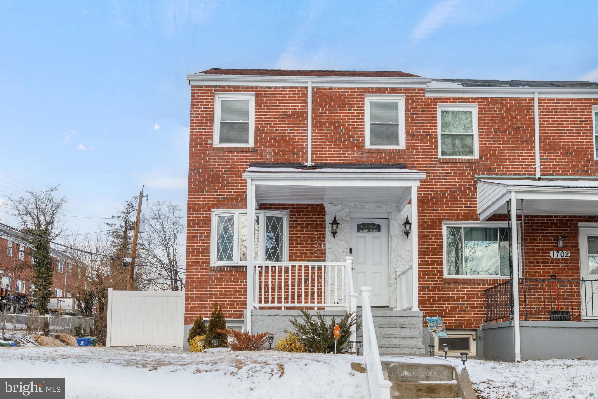 1700 WOODBOURNE AVENUE