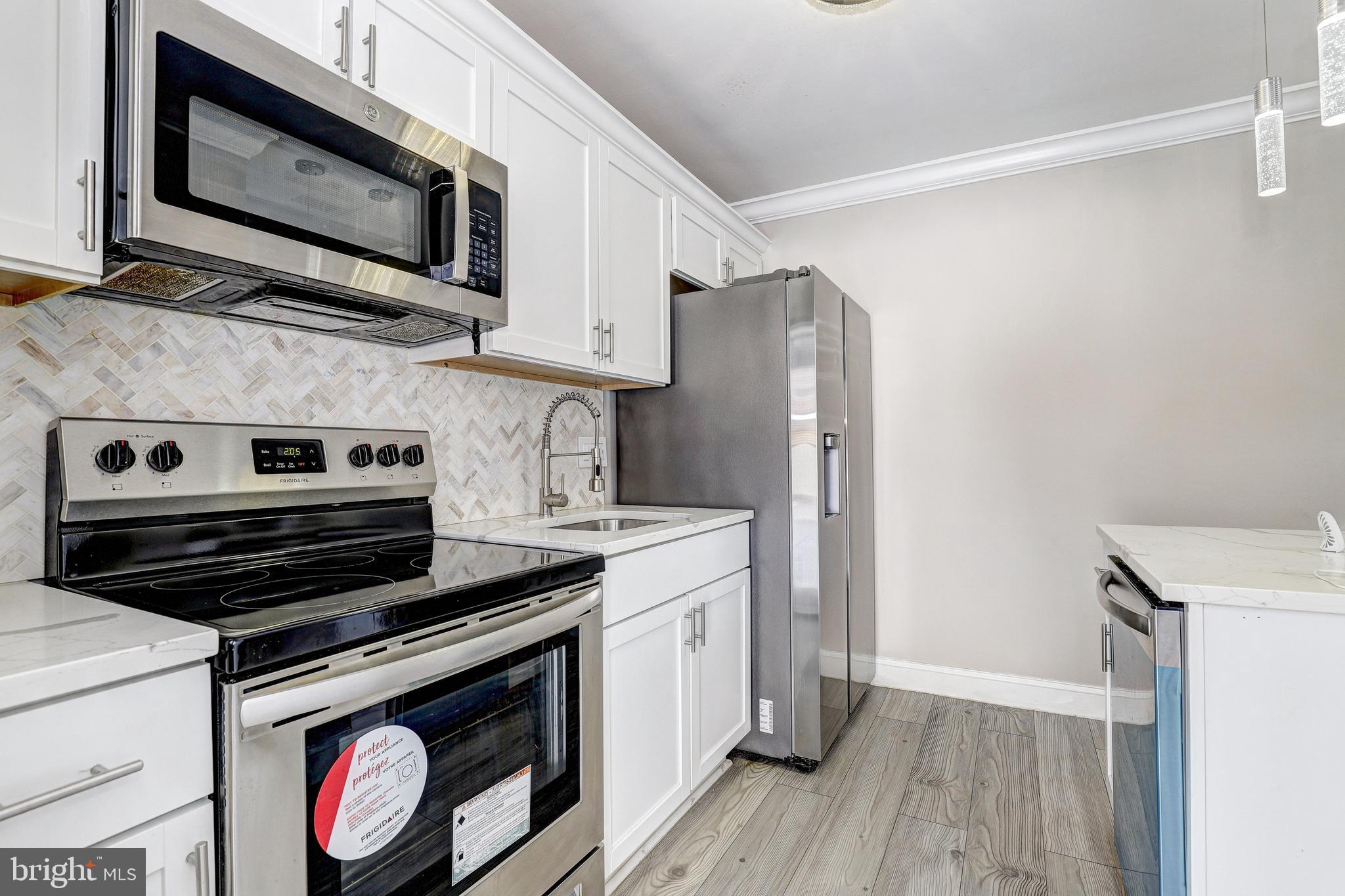 1700 WOODBOURNE AVENUE