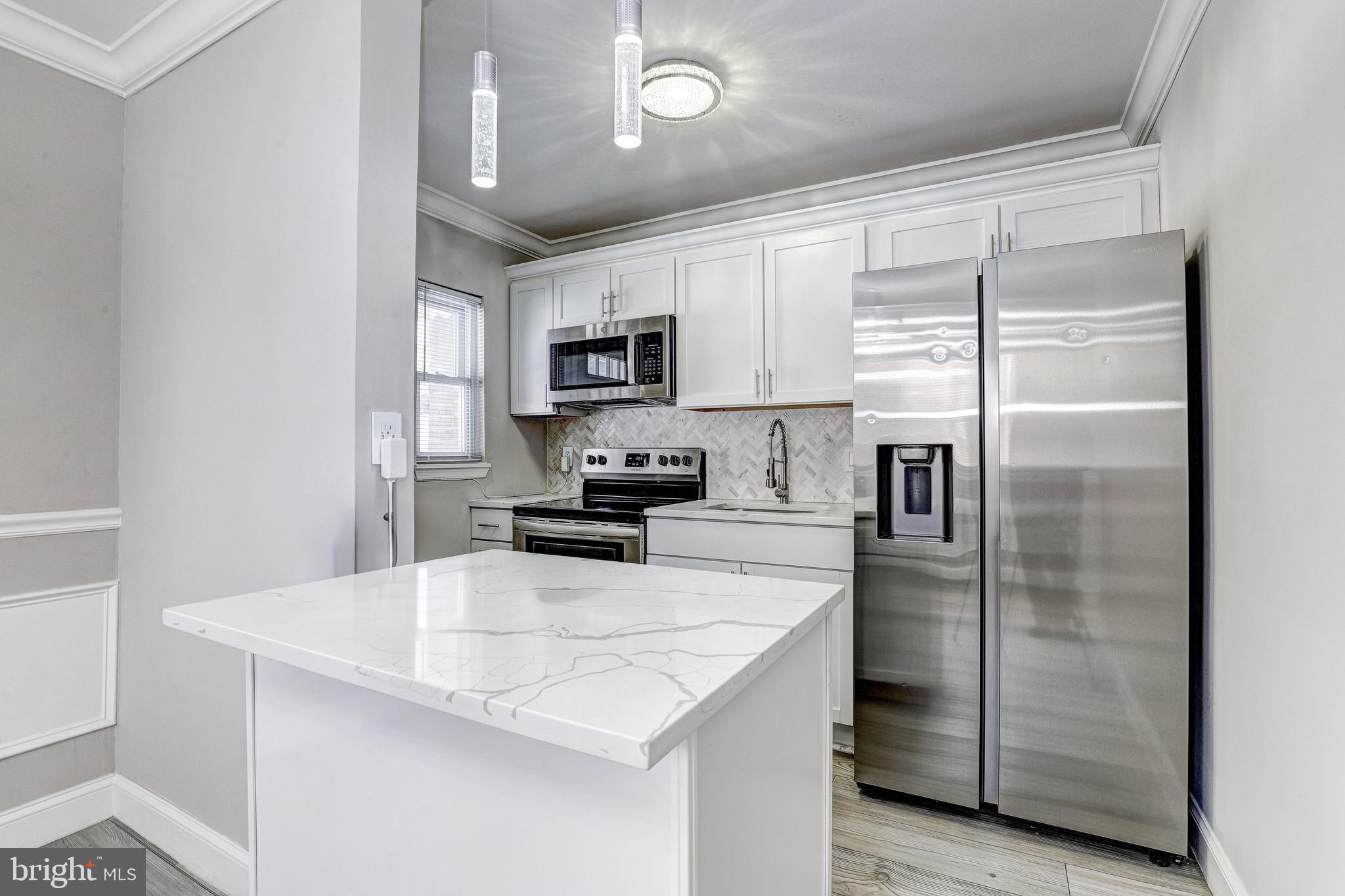 1700 WOODBOURNE AVENUE