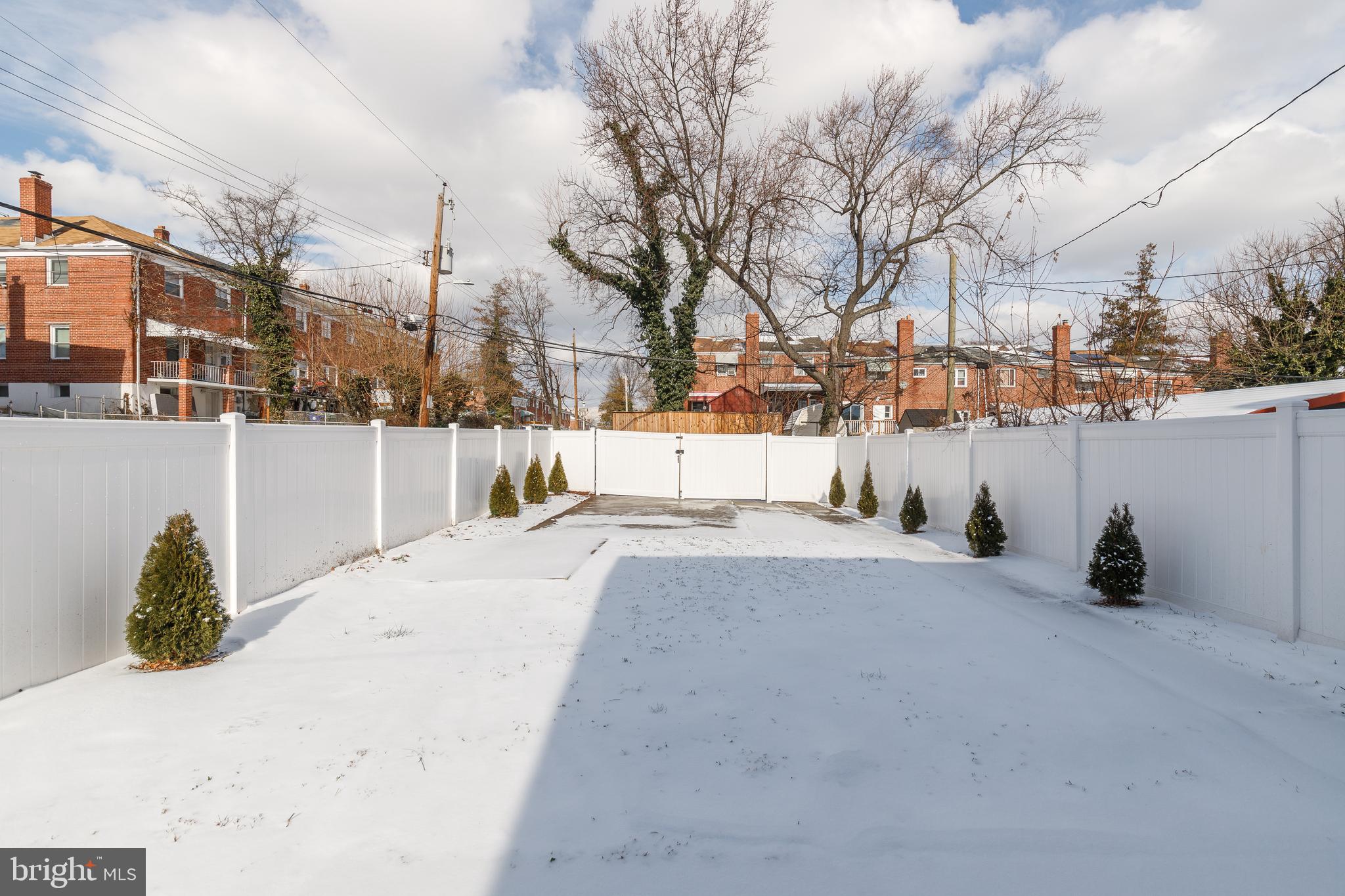 1700 WOODBOURNE AVENUE