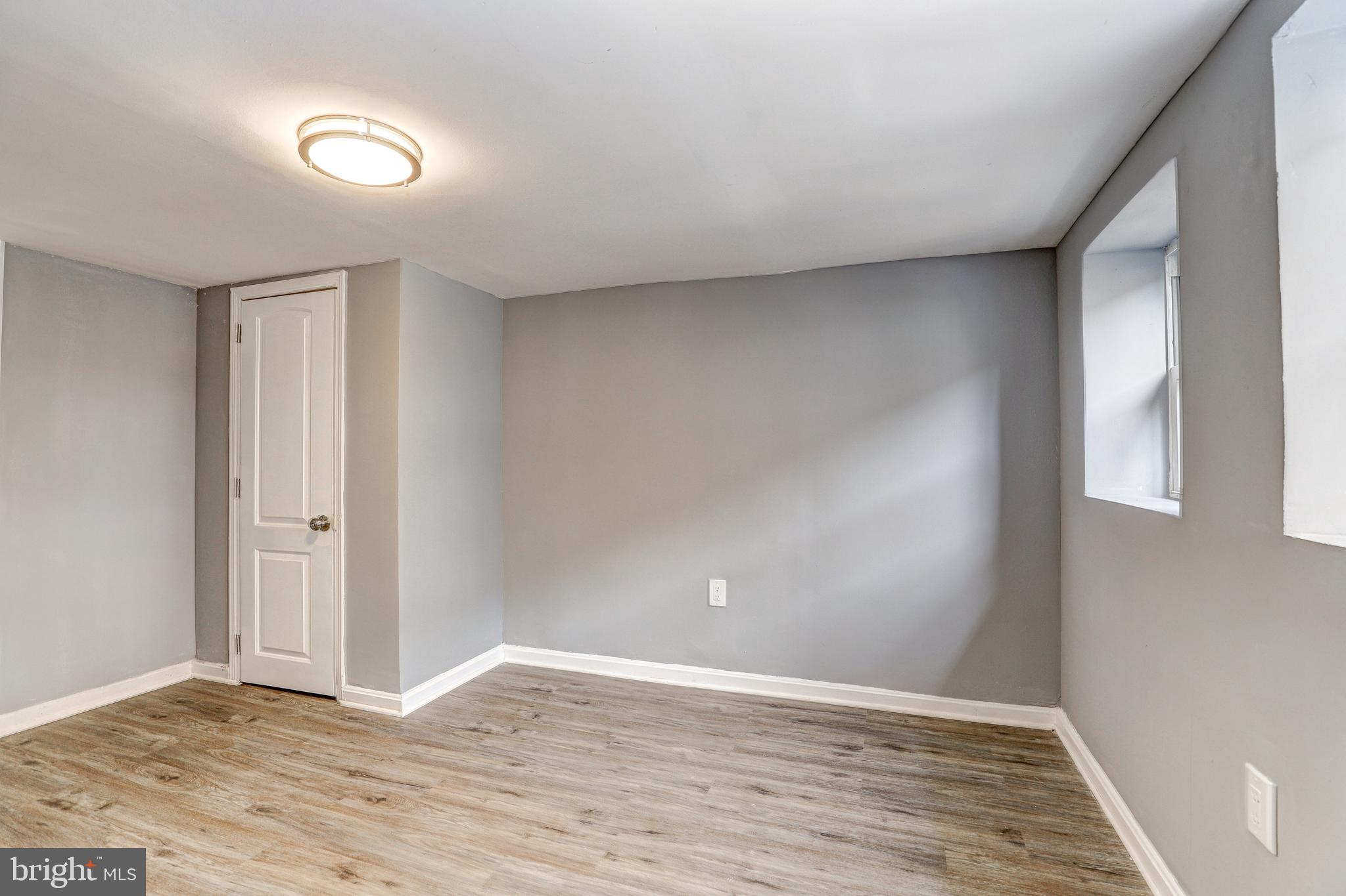 445 N ELLWOOD AVENUE