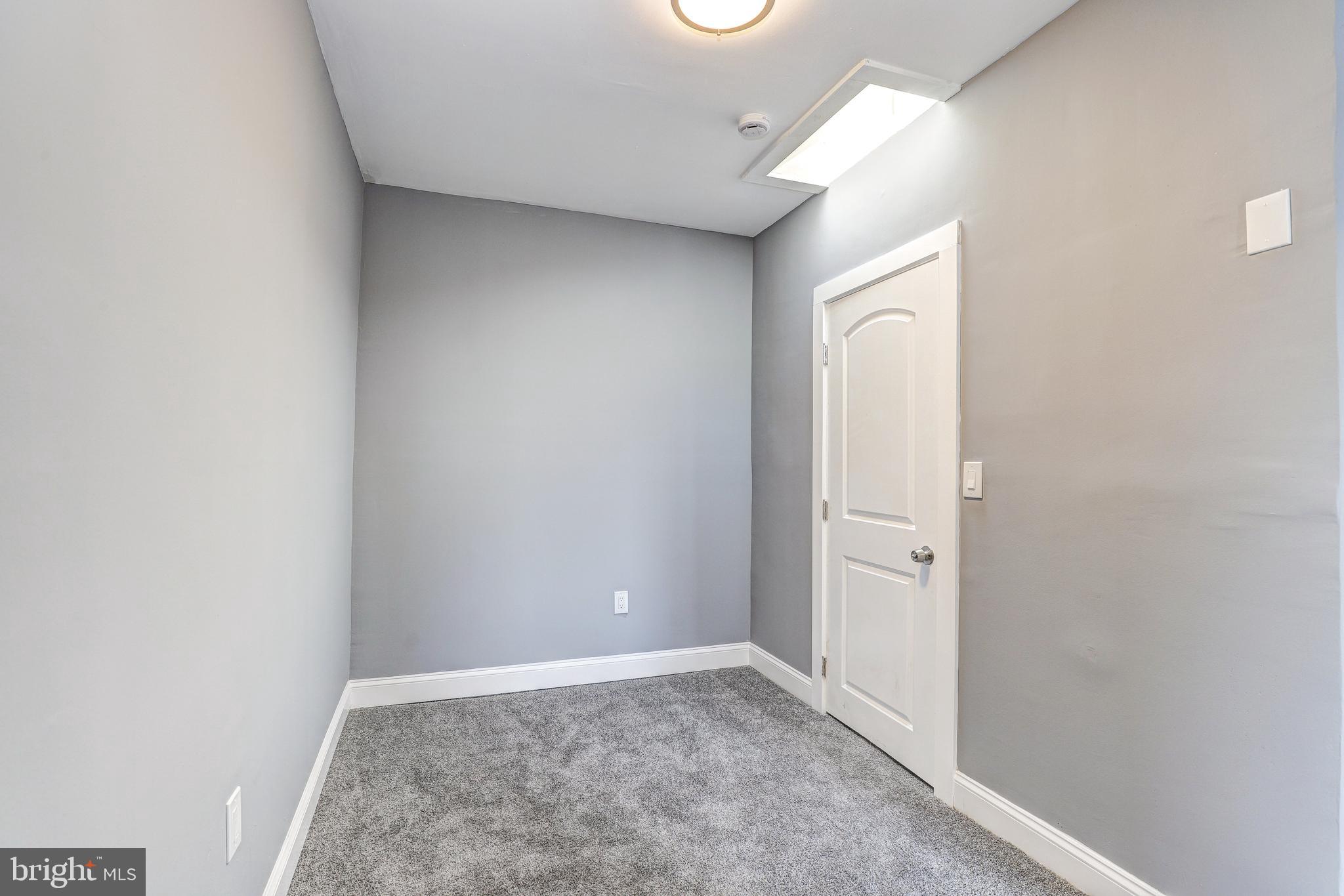 445 N ELLWOOD AVENUE