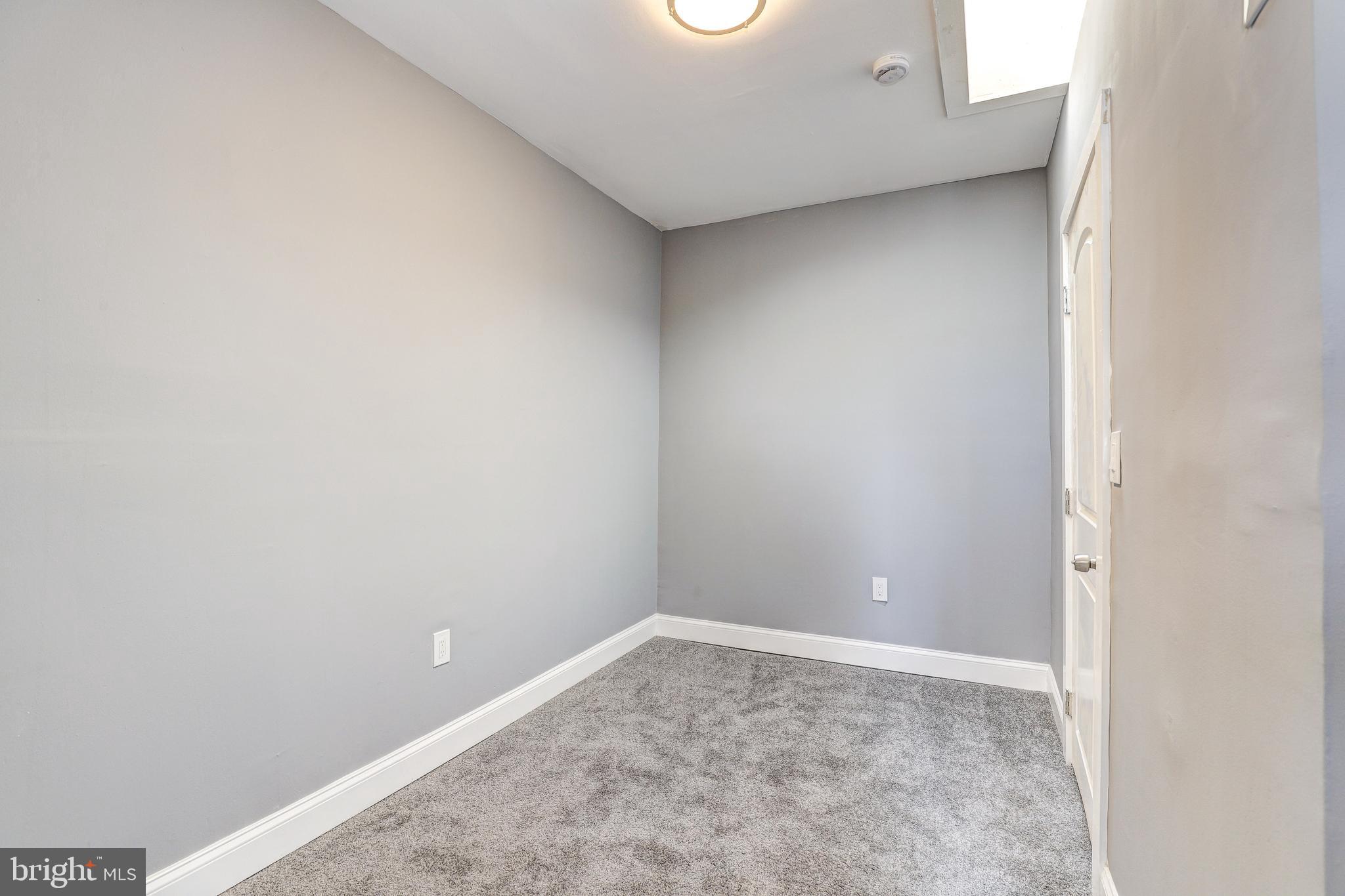 445 N ELLWOOD AVENUE