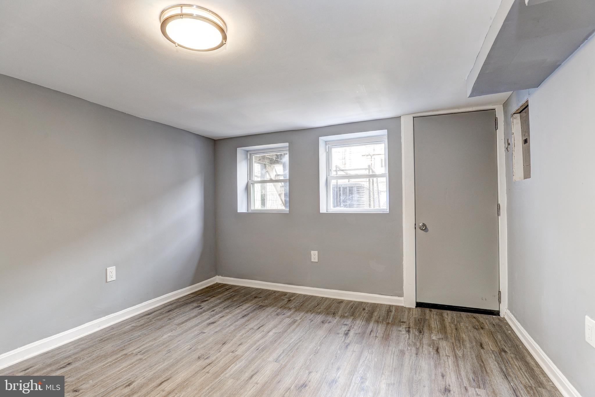 445 N ELLWOOD AVENUE