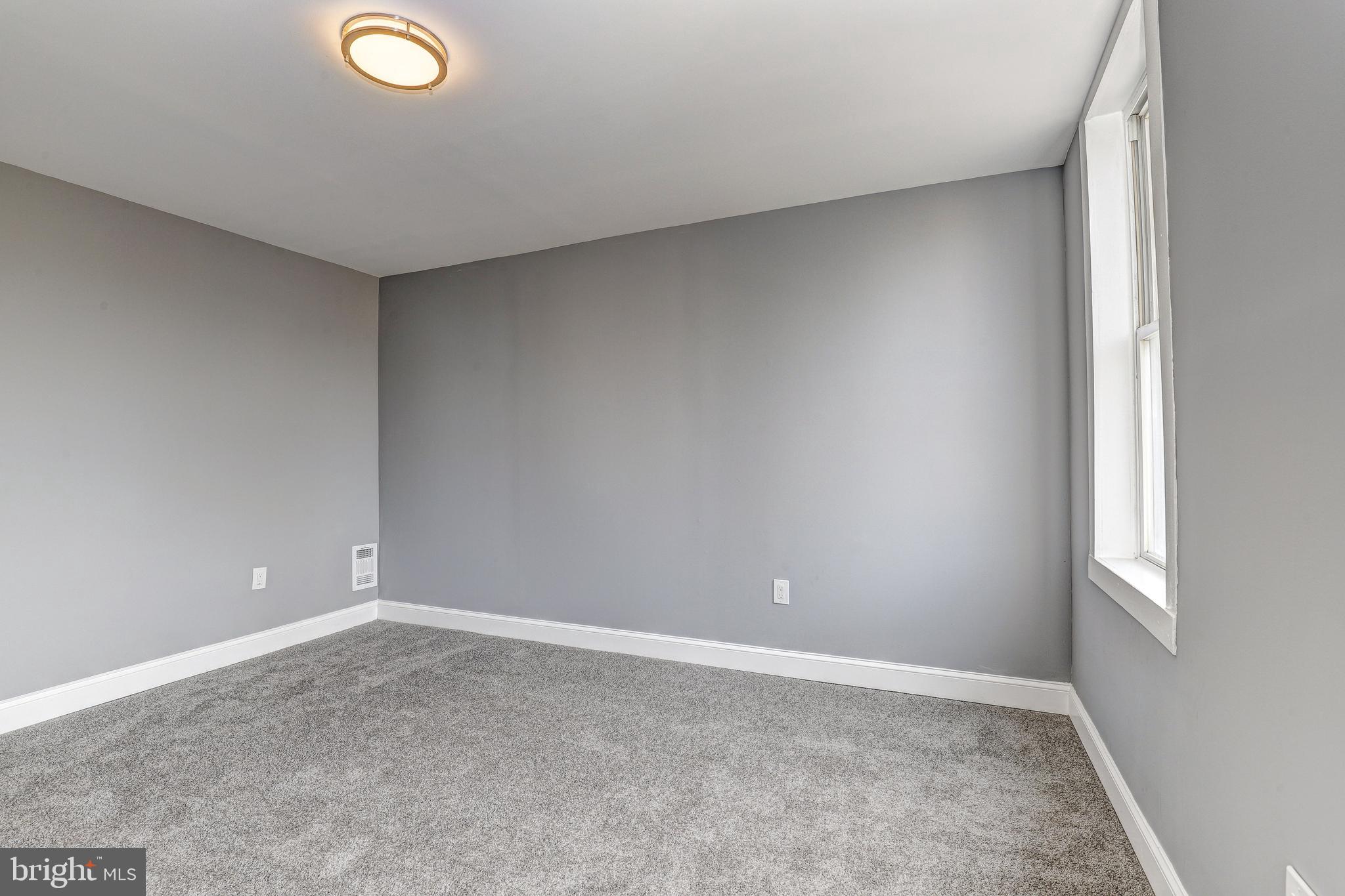 445 N ELLWOOD AVENUE