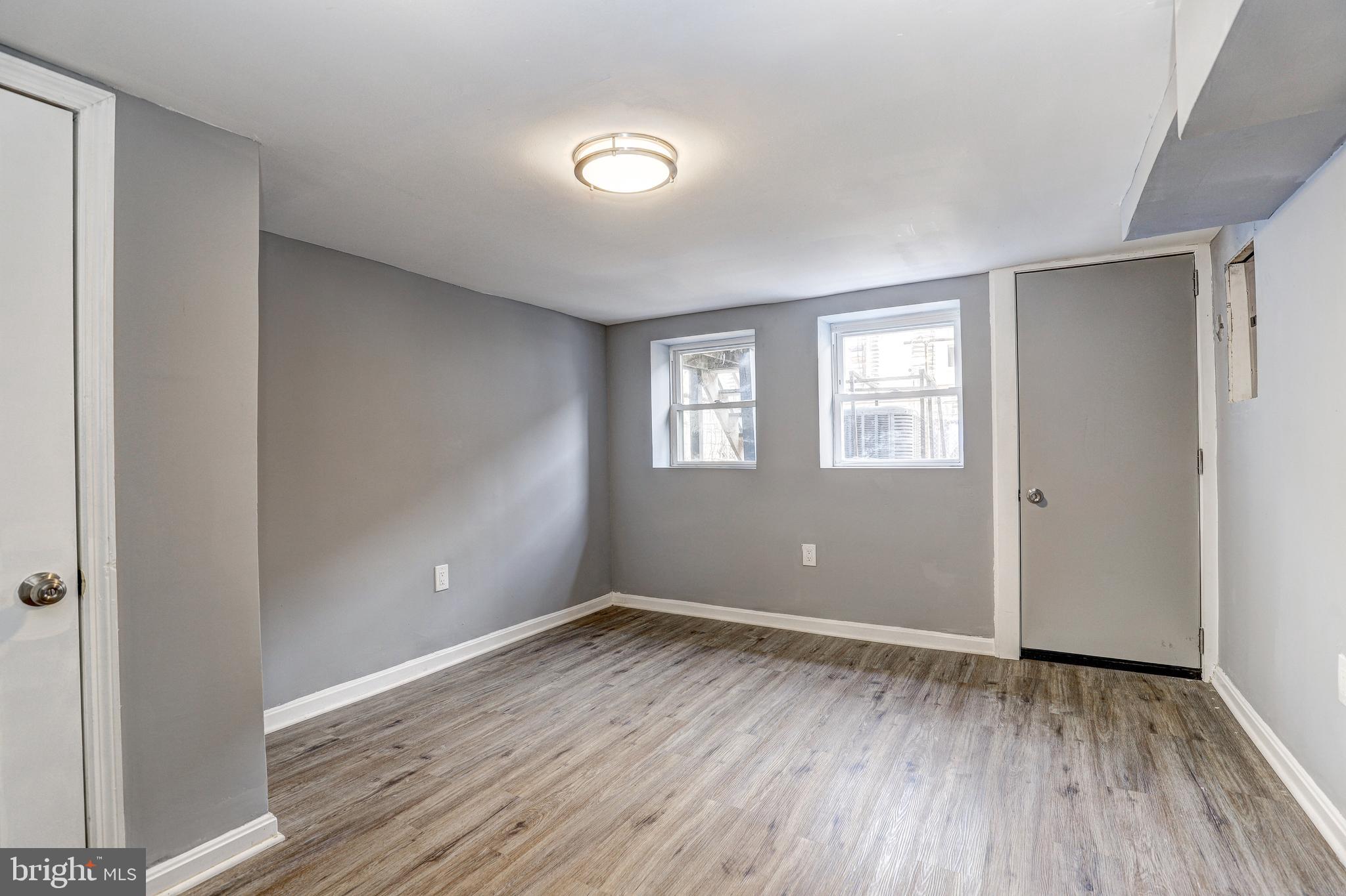 445 N ELLWOOD AVENUE