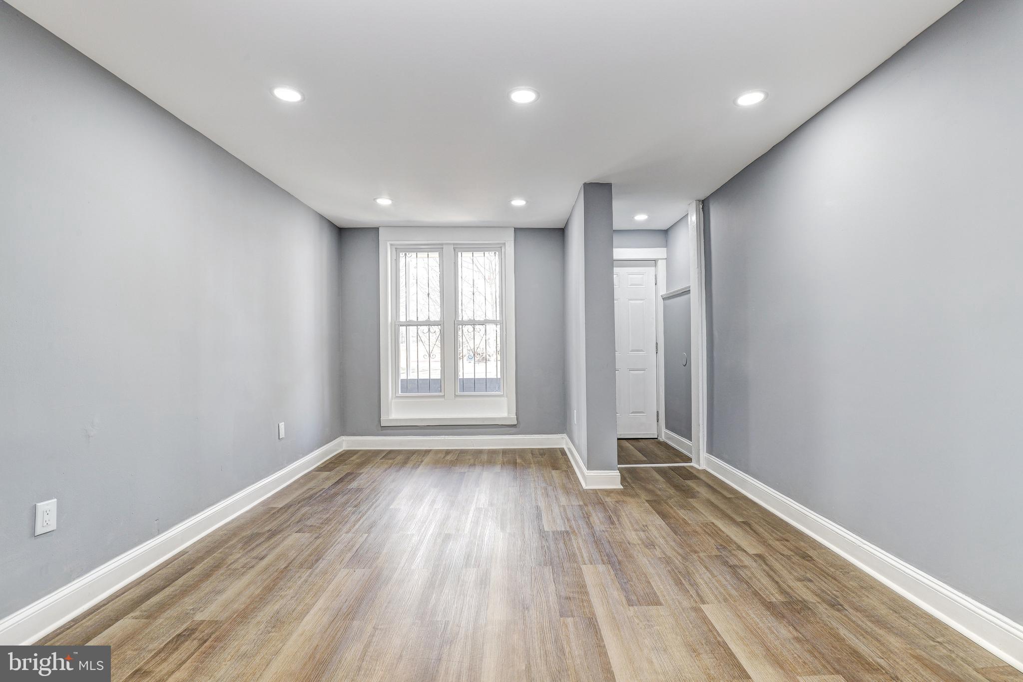 445 N ELLWOOD AVENUE