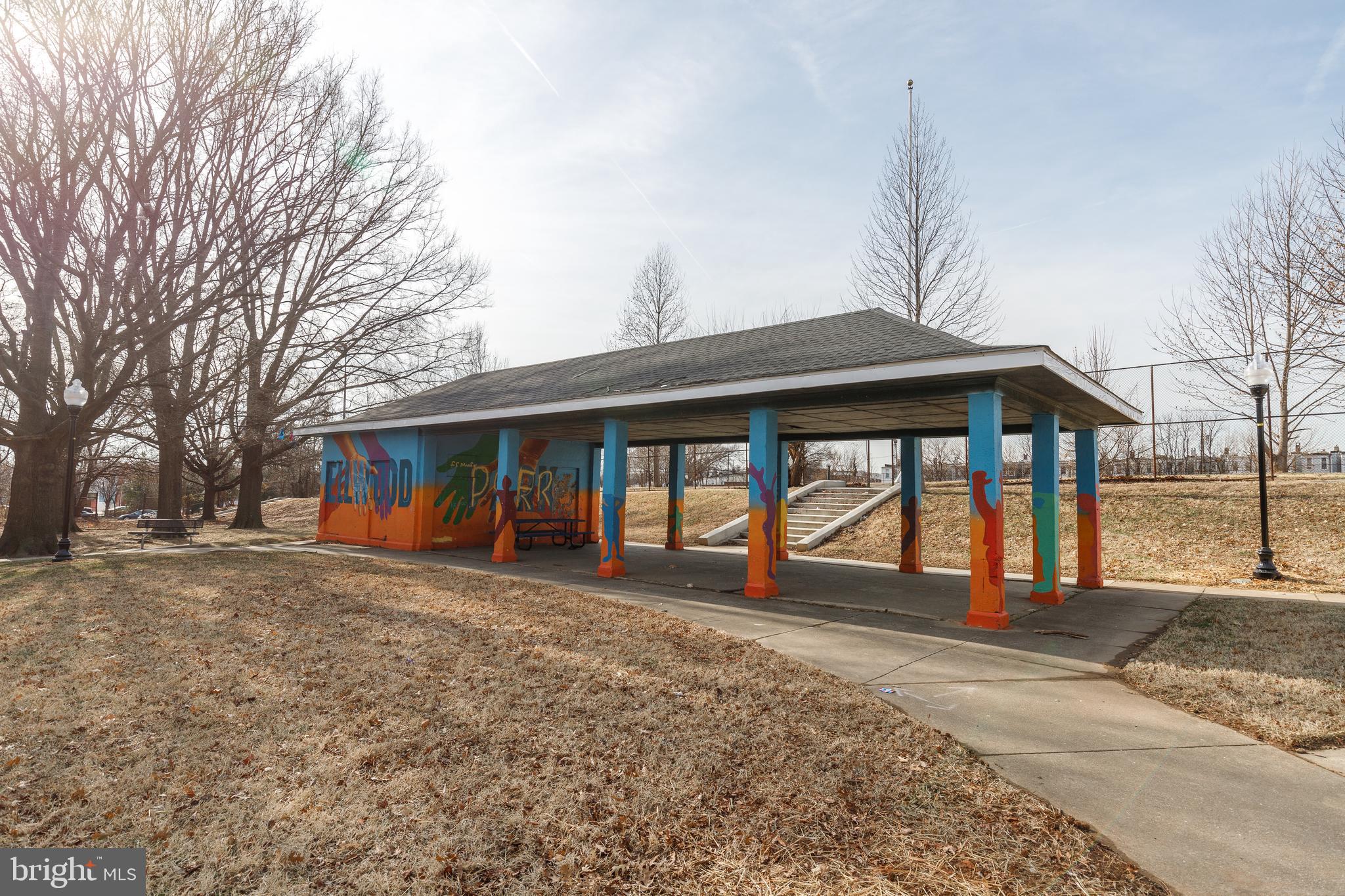 445 N ELLWOOD AVENUE