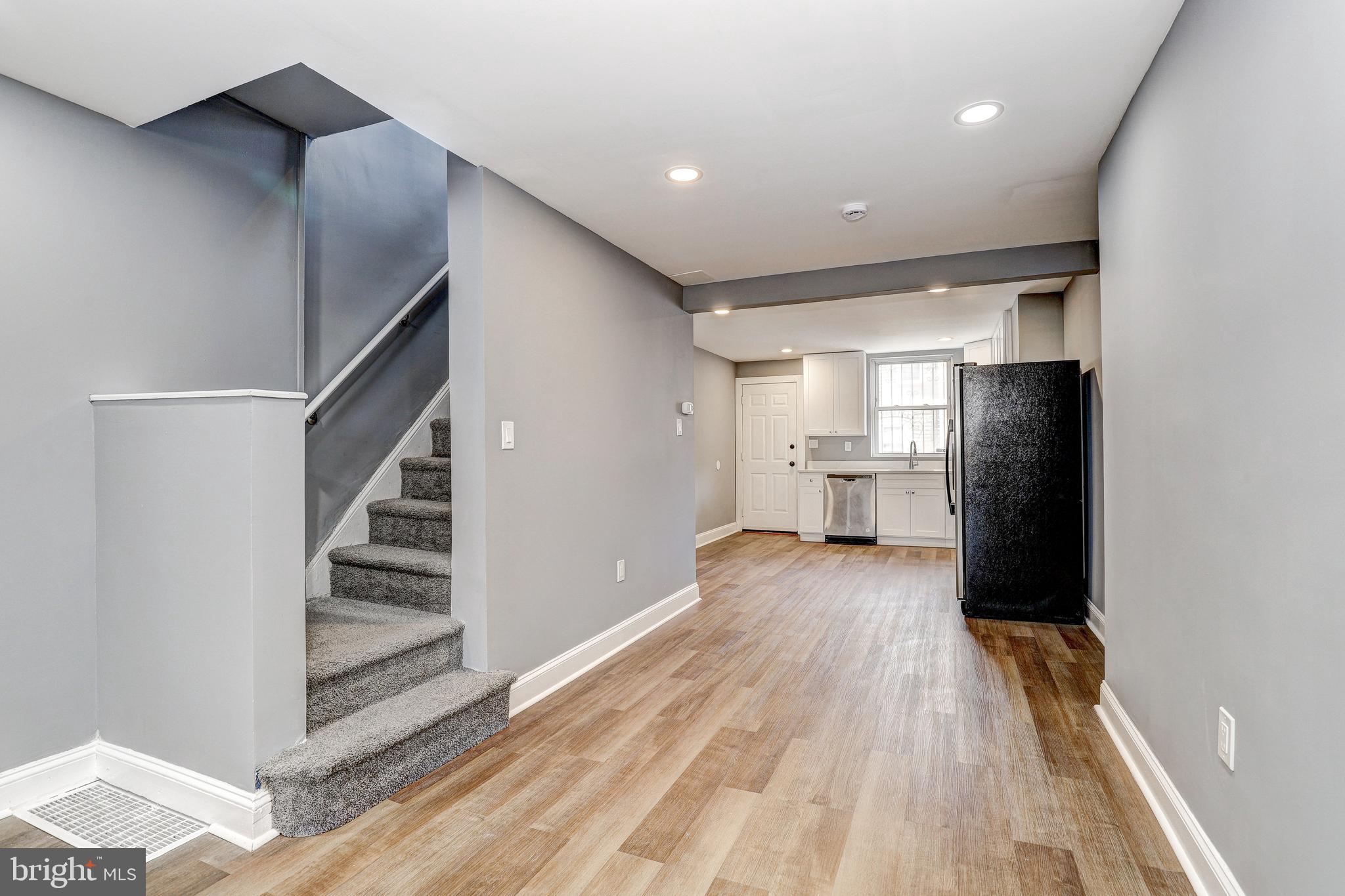 445 N ELLWOOD AVENUE