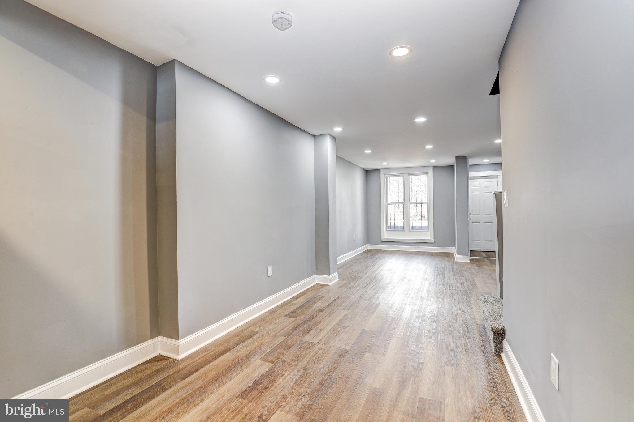 445 N ELLWOOD AVENUE